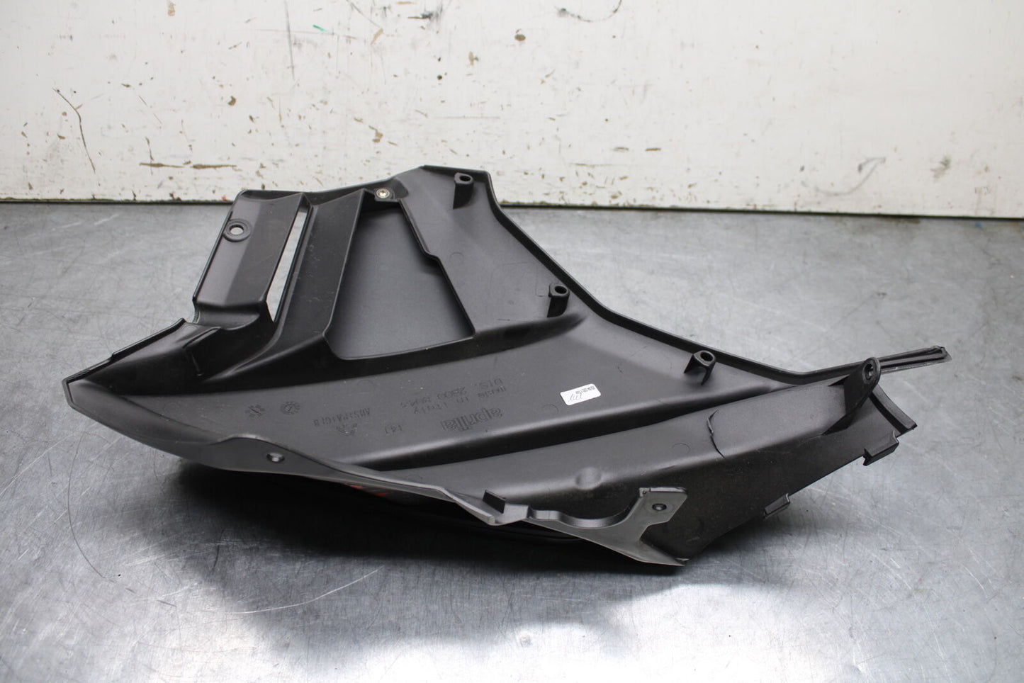 21-24 APRILIA TUONO 660 FACTORY RIGHT FRONT UPPER MID SIDE FAIRING PLASTIC BB733