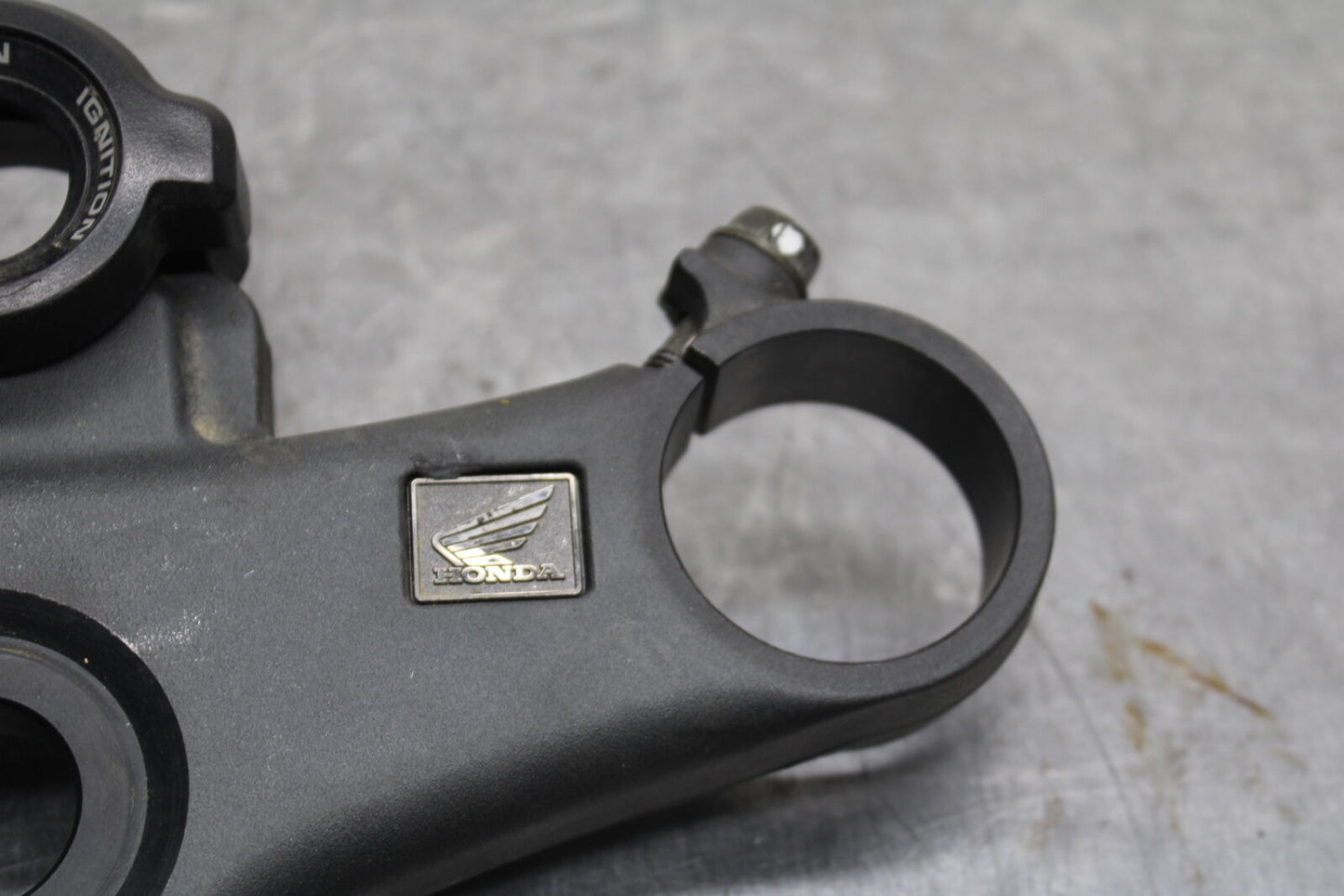 01-06 HONDA CBR600F4I FORKS UPPER TRIPLE TREE CLAMP BB115