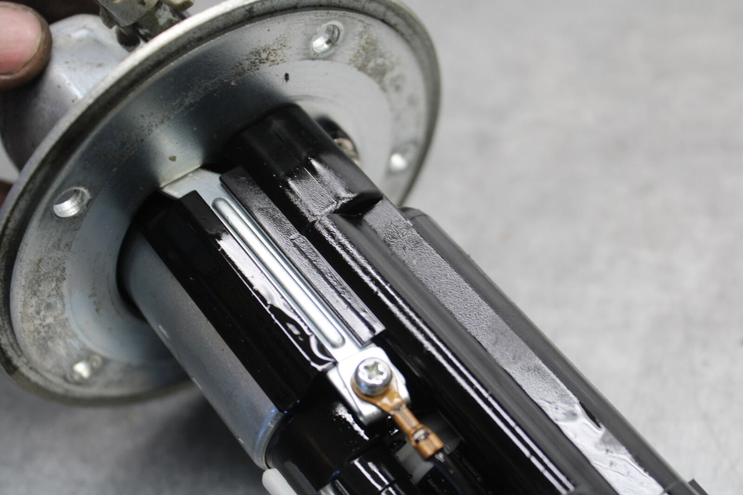 04-05 SUZUKI GSXR600 FUEL PUMP GAS PETROL SENDER UNIT 15100-29G00 BB658