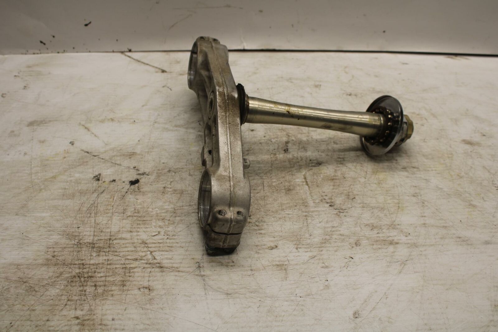 00-07 SUZUKI HAYABUSA FRONT FORKS CLAMP LOWER TRIPLE TREE STEM 51410-24F30 BB281