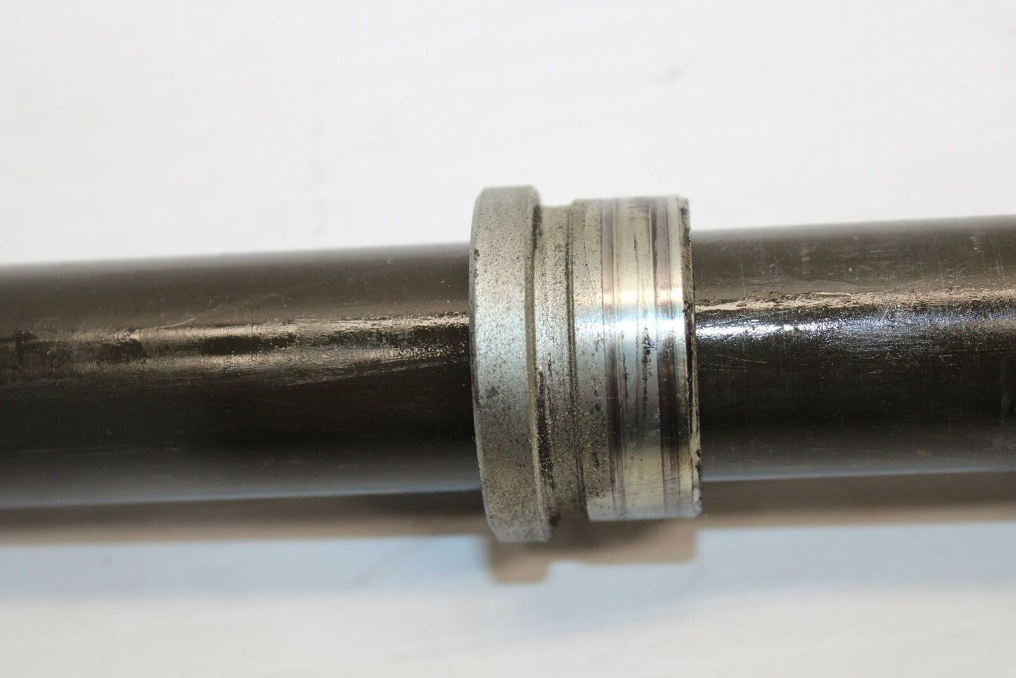 96 YAMAHA YZF750R FRONT WHEEL RIM AXLE PIVOT BOLT BB237