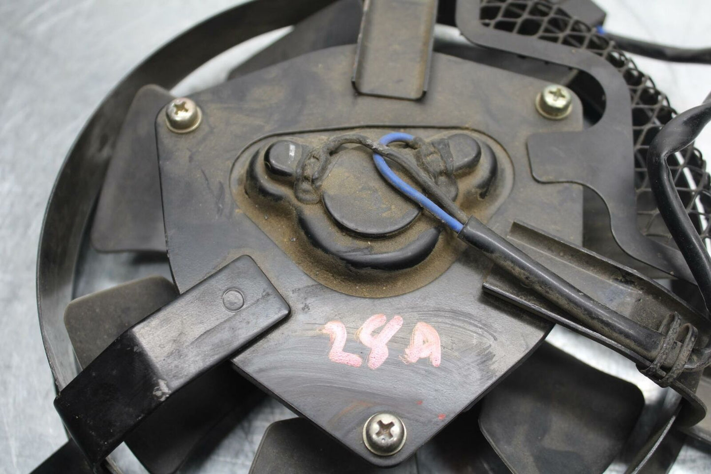 01-02 SUZUKI GSXR750 ENGINE RADIATOR COOLING FAN BB28 A