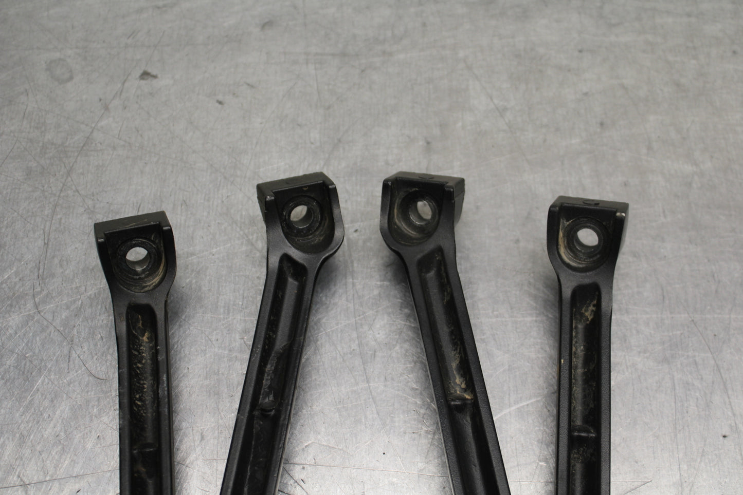 09 SUZUKI GSXR600 REAR BACK PASSENGER PEG SET PAIR BB759