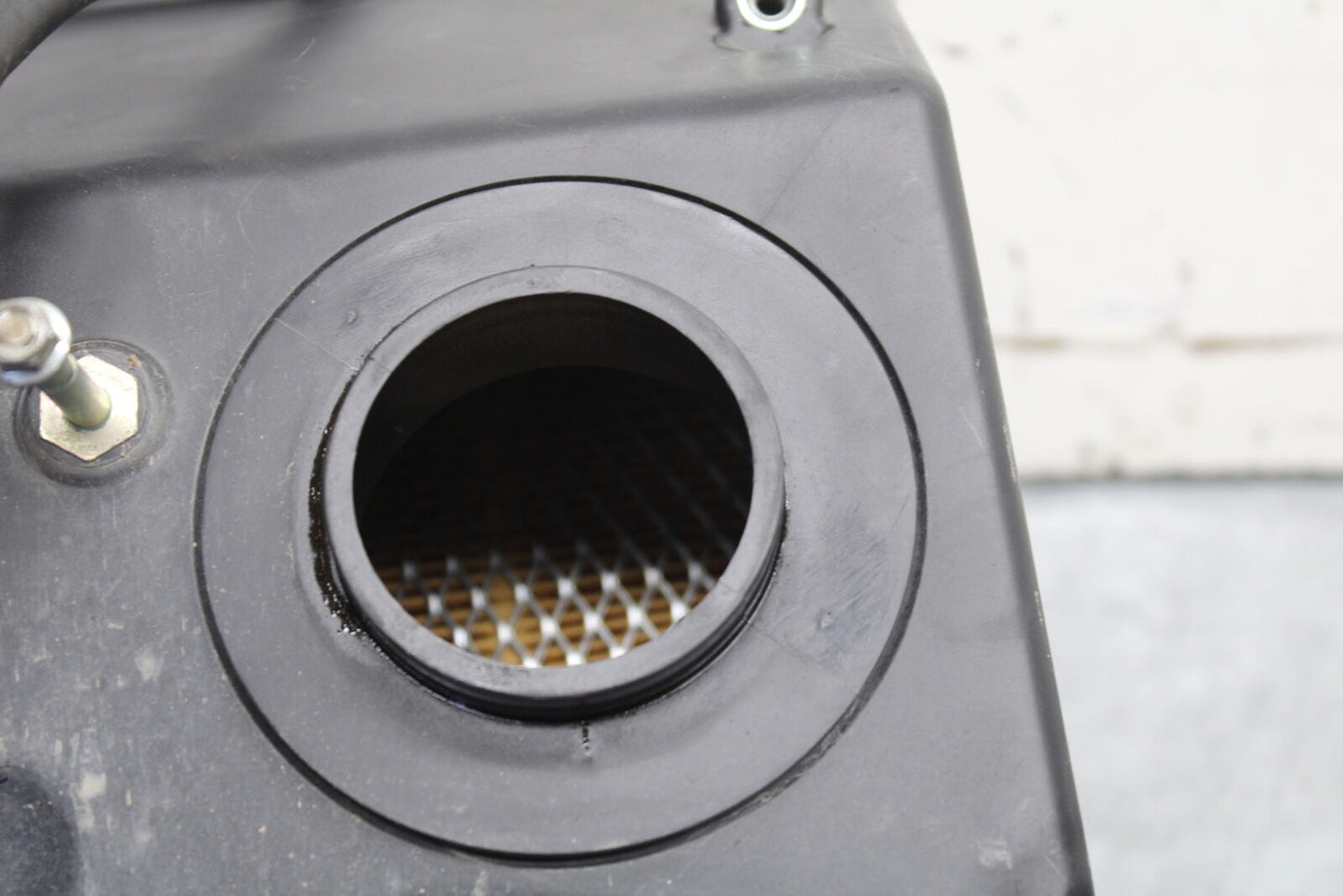 06-07 DUCATI MONSTER 695 AIRBOX AIR INTAKE FILTER BOX BB674