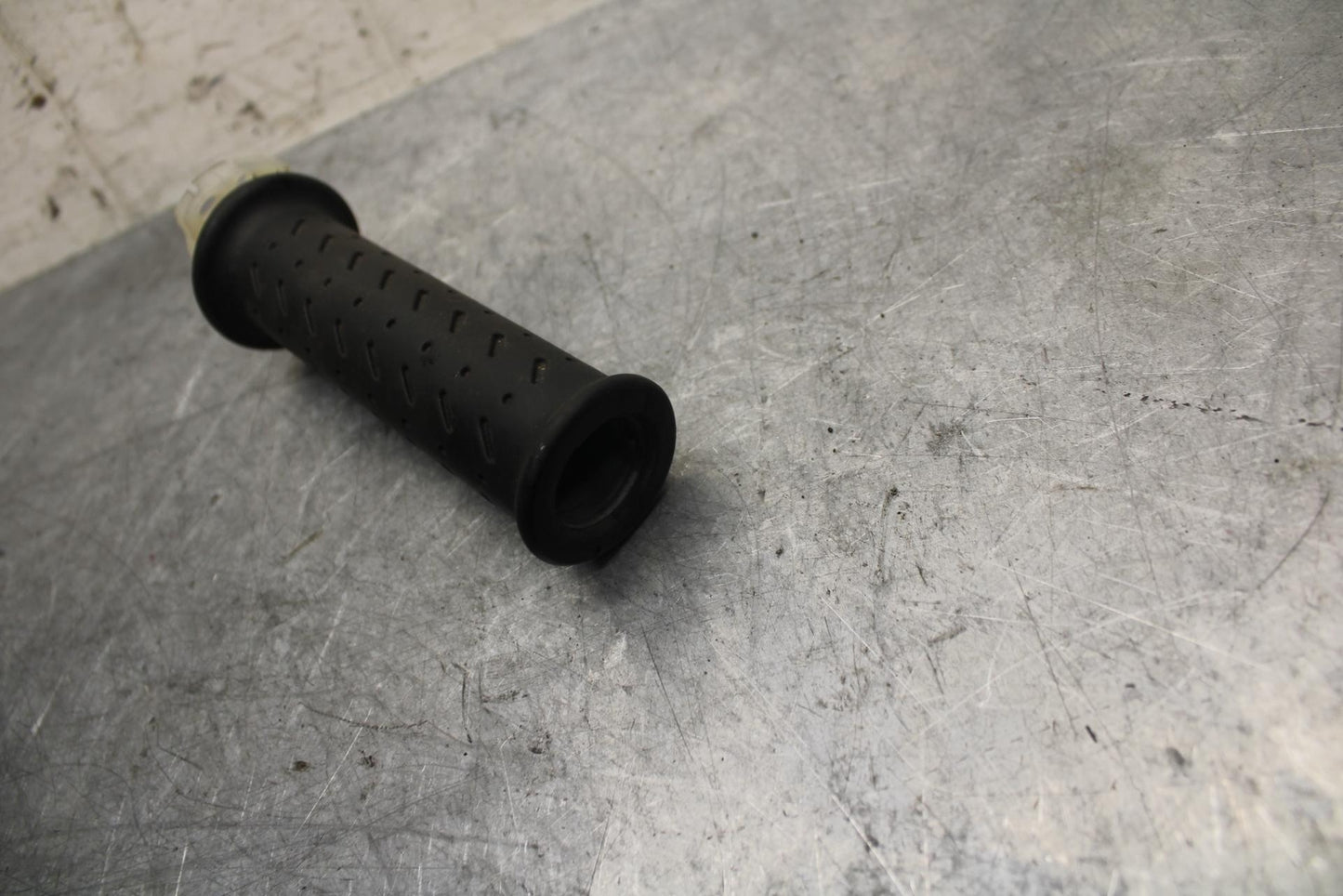 2009 Aprilia Shiver 750 SL750 RIGHT THROTTLE GRIP BB506