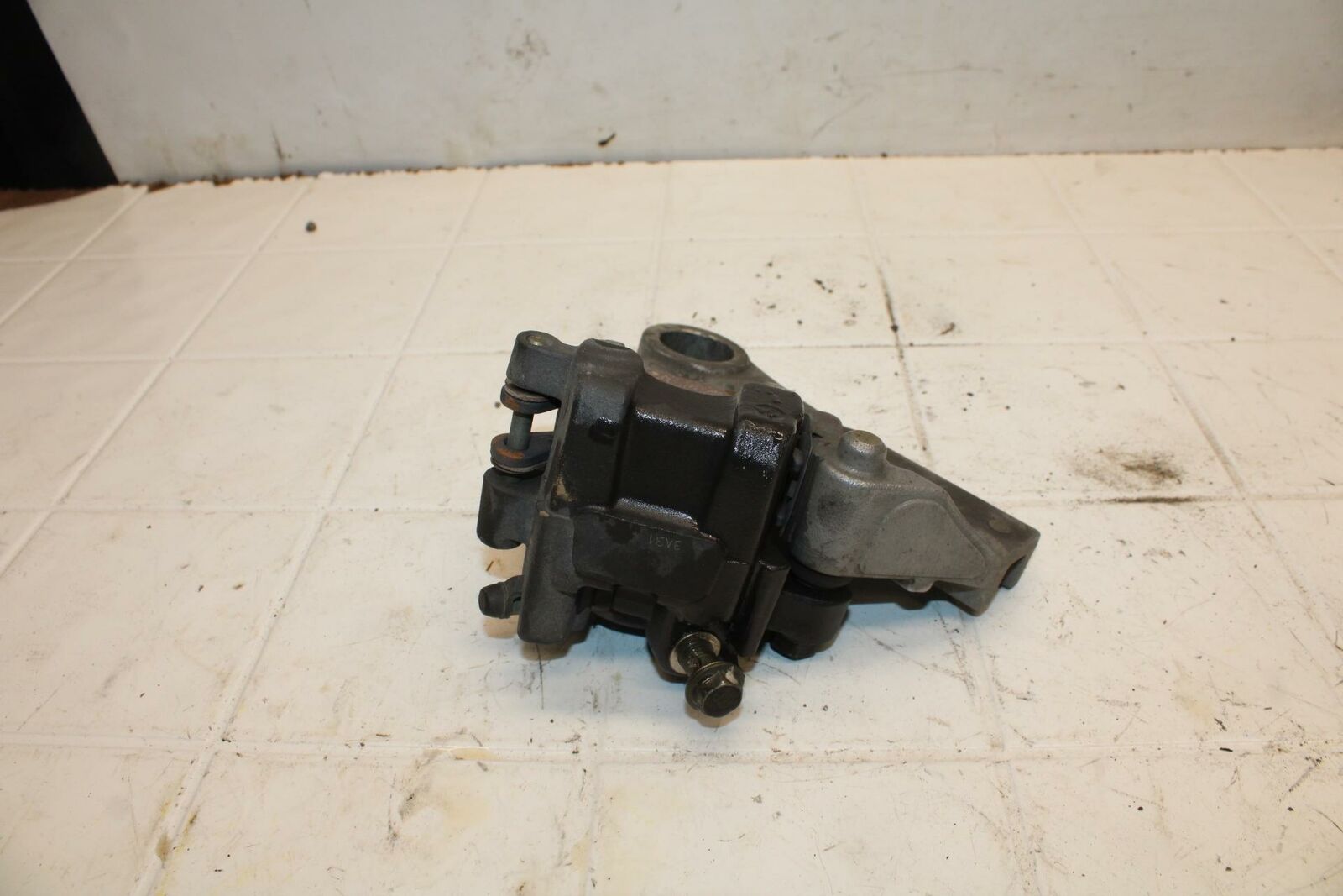 03-05 SUZUKI SV1000 REAR BACK BRAKE CALIPER W MOUNT BRACKET BB405