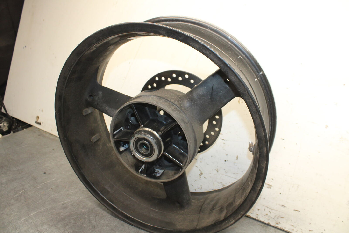 03-04 TRIUMPH DAYTONA 600 REAR WHEEL BACK RIM BB745