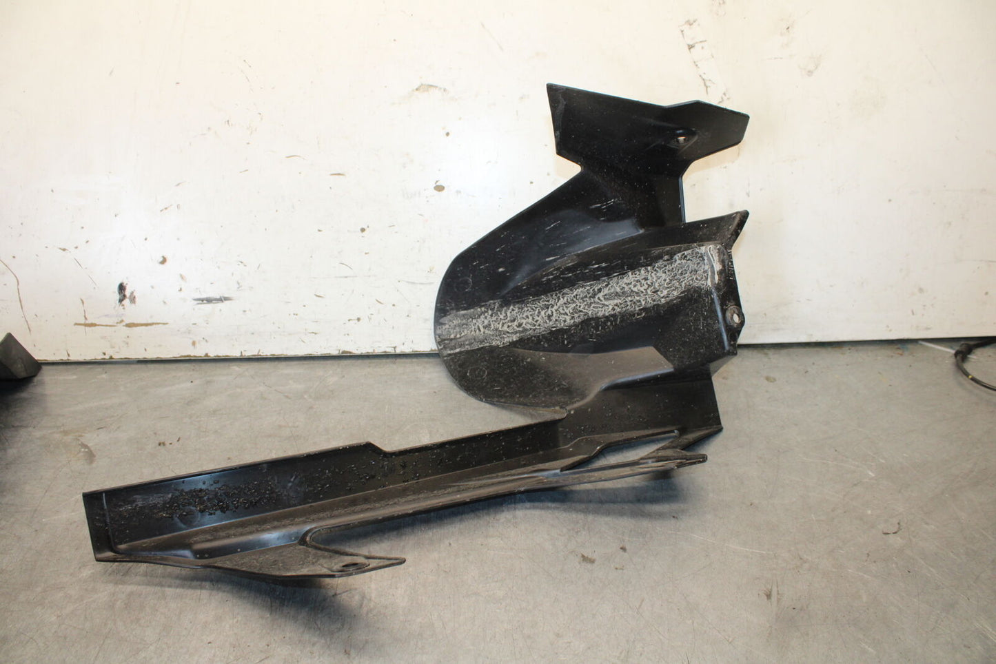 18-23 KAWASAKI NINJA 400 REAR BACK DRIVE CHAIN GUARD COVER SHIELD BB660