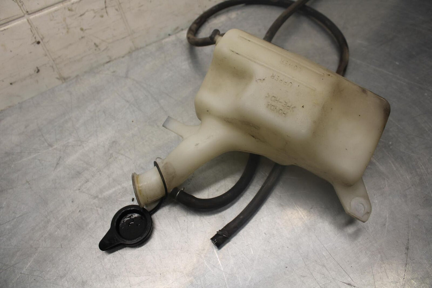 98-99 HONDA CBR900RR COOLANT WATER TANK RESERVOIR BOTTLE BB458