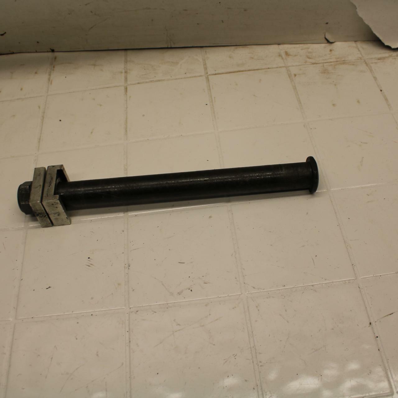 99-00 YAMAHA YZF R6 REAR AXLE BACK WHEEL RIM PIVOT BOLT AXEL BB04