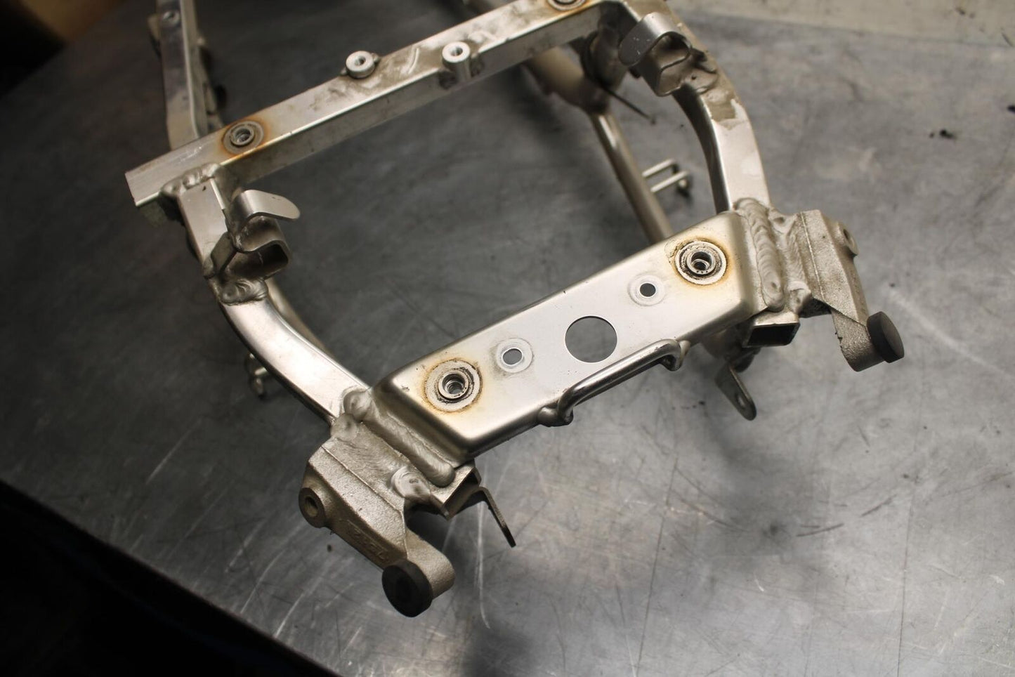 1998 Suzuki TL1000S REAR BACK TAIL SUBFRAME SUB FRAME BB508