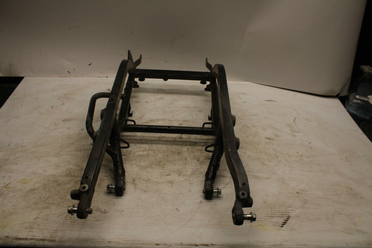 00-07 SUZUKI HAYABUSA REAR SUBFRAME BACK SUB FRAME 41200-24F10 BB281