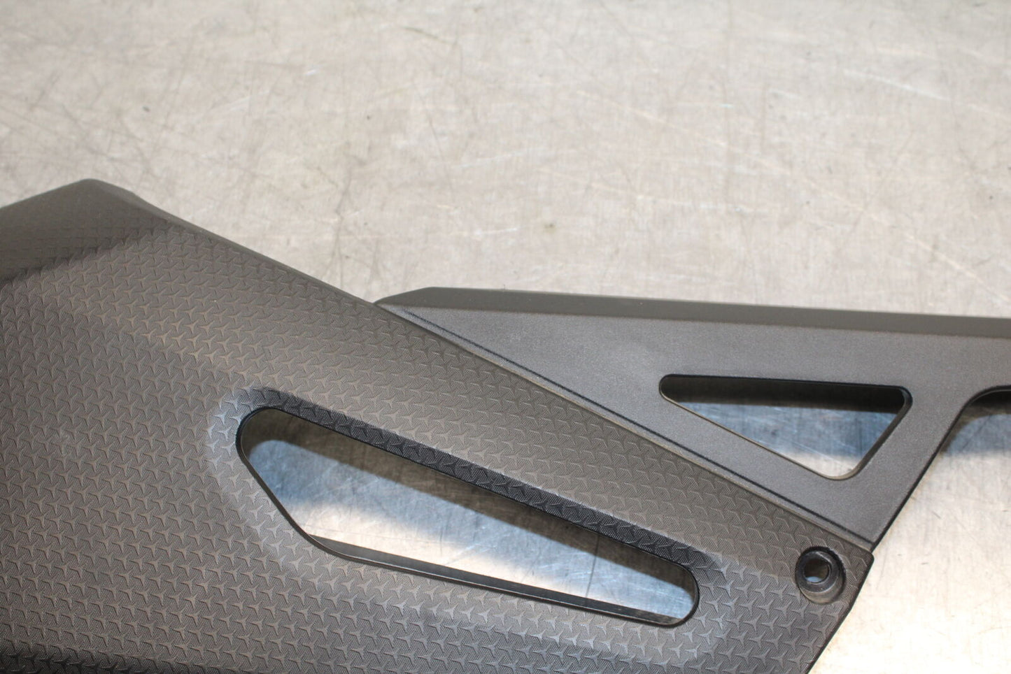 21-24 APRILIA TUONO 660 FACTORY REAR BACK DRIVE CHAIN GUARD COVER SHIELD BB733