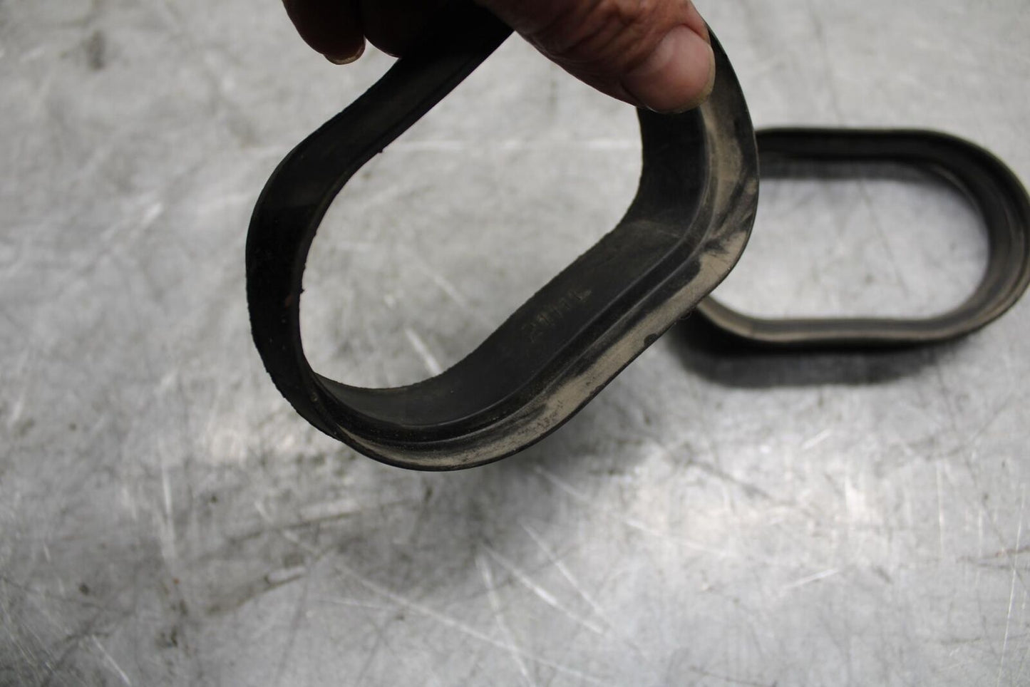 2007 Suzuki GSXR1000 RIGHT LEFT AIR INTAKE DUCT SEALS RUBBER BB44