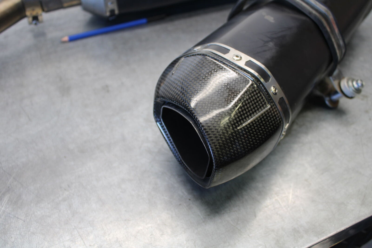 06-07 DUCATI MONSTER 695 EXHAUST PIPE MUFFLER SLIP ON CAN SILENCER BB674