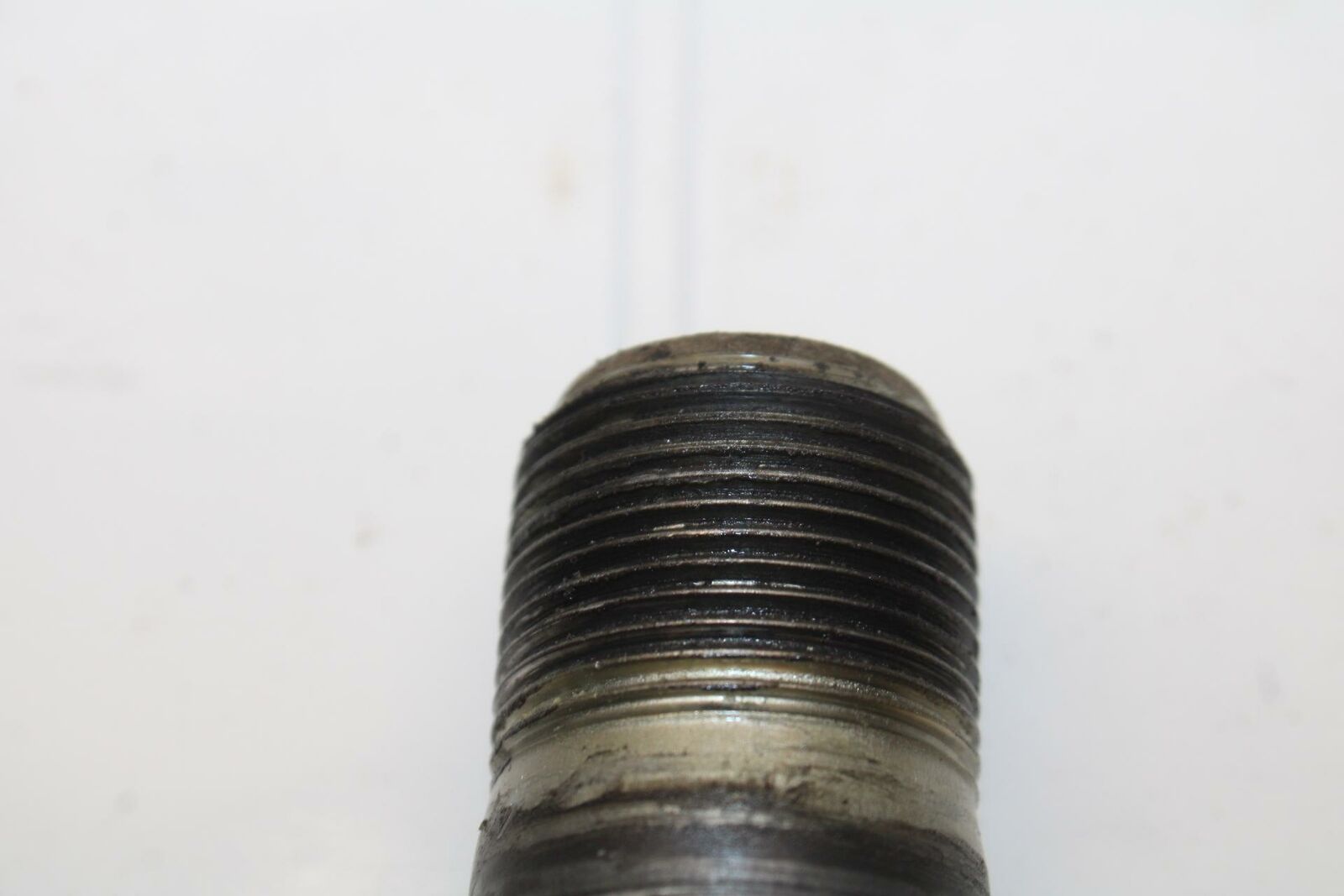 01-02 SUZUKI GSXR750 FRONT WHEEL RIM AXLE PIVOT BOLT BB402