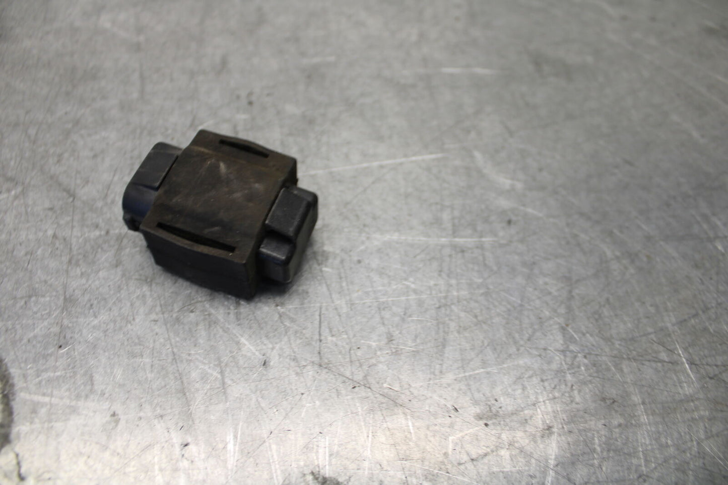 04 SUZUKI GSXR600 TIP OVER BANK ANGLE CRASH SENSOR SWITCH 33960-06G00 BB676