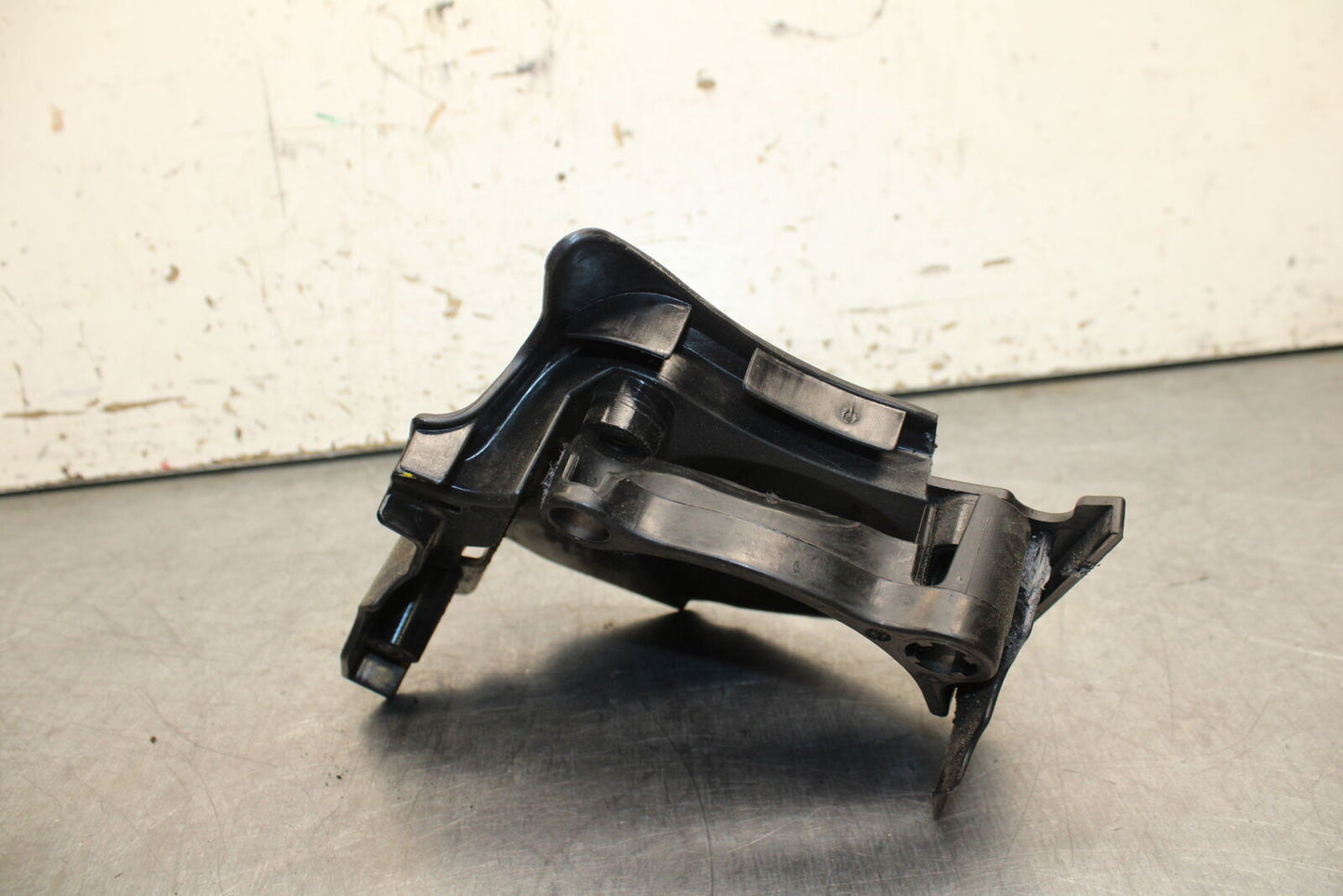 21-24 APRILIA TUONO 660 FACTORY ENGINE SPROCKET COVER BB733