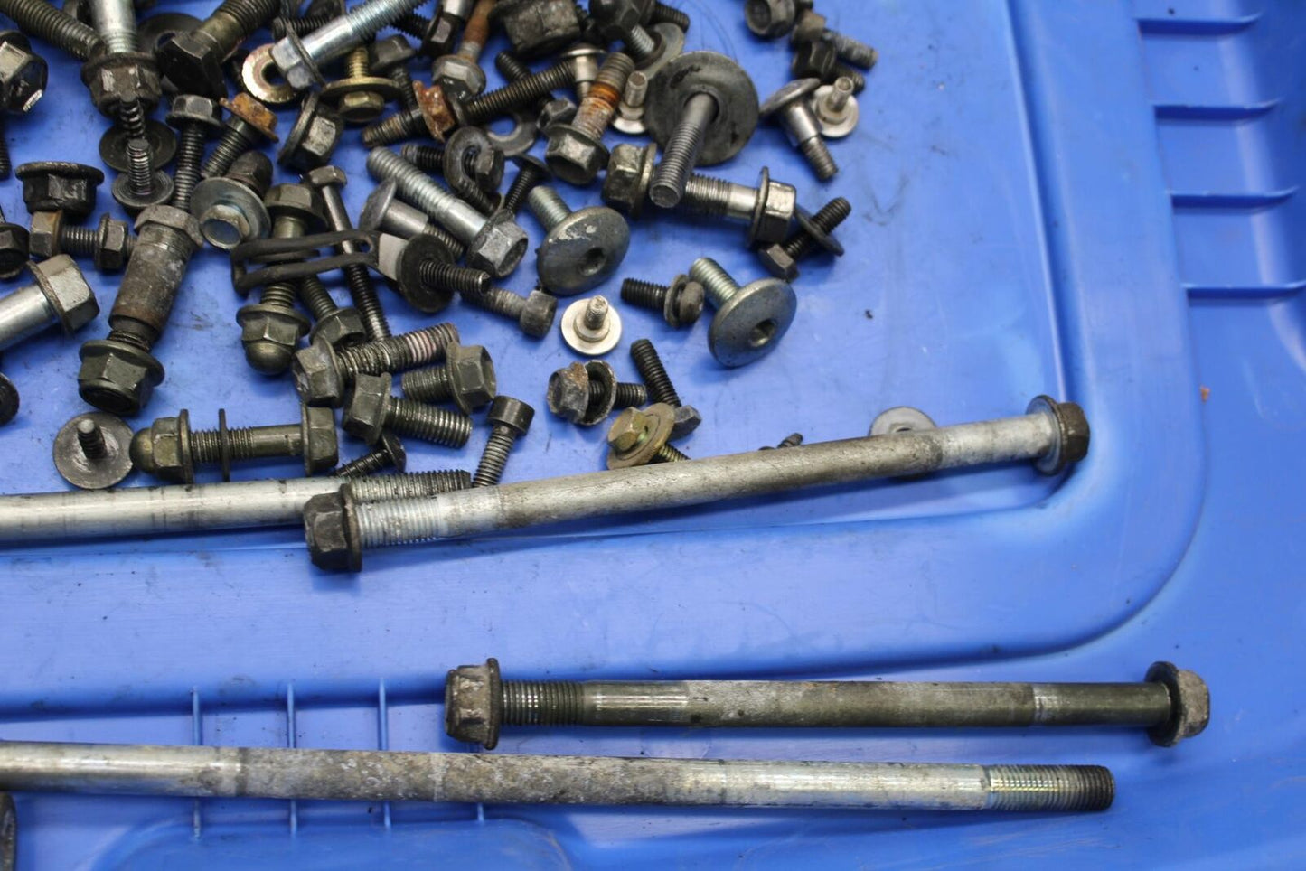 04-09 SUZUKI GS 500 FH GS500F LEFTOVER MOUNTING BOLTS HARDWARE MOTOR BB97