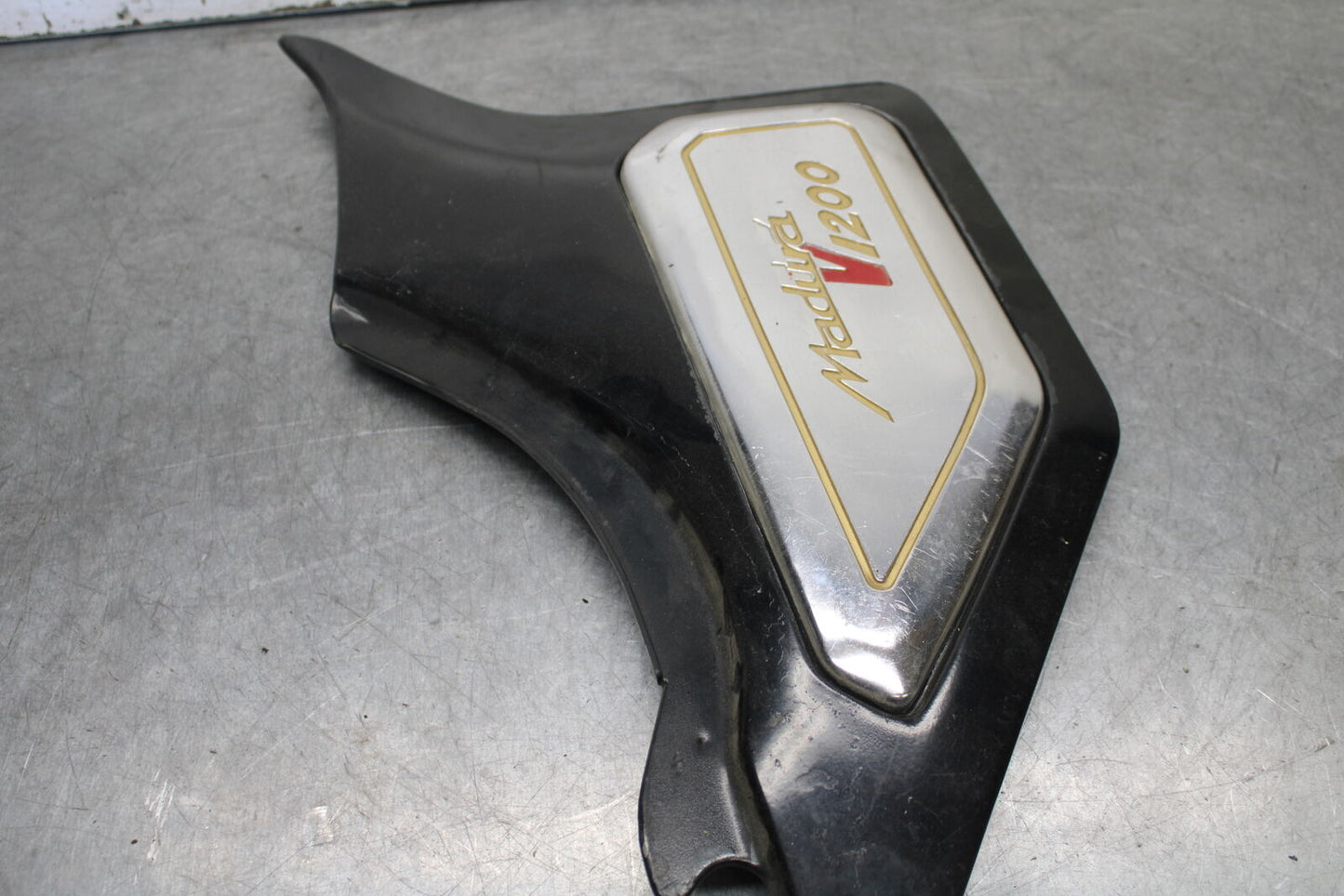 85-86 SUZUKI MADURA 1200 SIDE COVER PANEL COWL FAIRING SET BB691