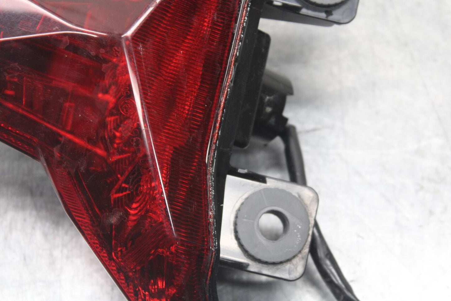 23 KAWASAKI NINJA ZX6R 636 REAR TAIL TAILLIGHT BACK BRAKE LIGHT BB609