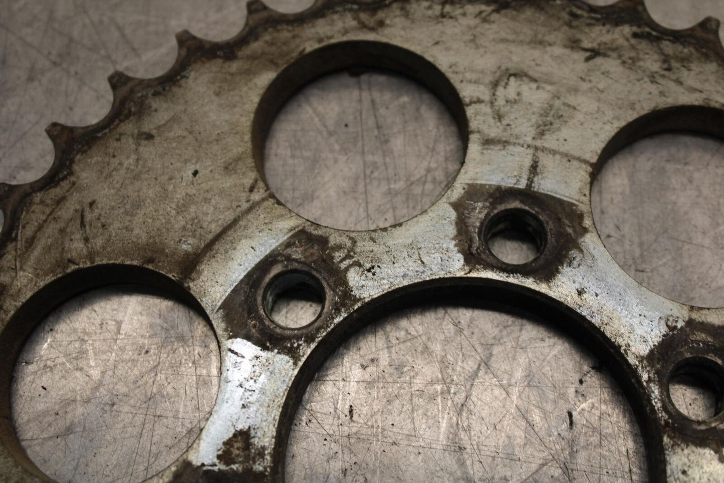 75 SUZUKI GT 550 FRONT AND REAR BACK SPROCKET BB67