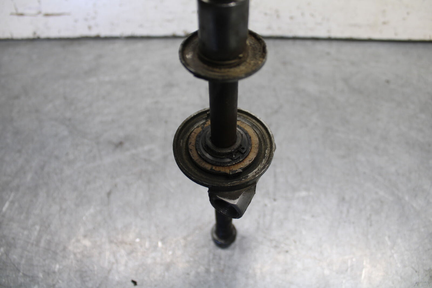 85-86 SUZUKI MADURA 1200 FRONT WHEEL RIM AXLE PIVOT BOLT BB691