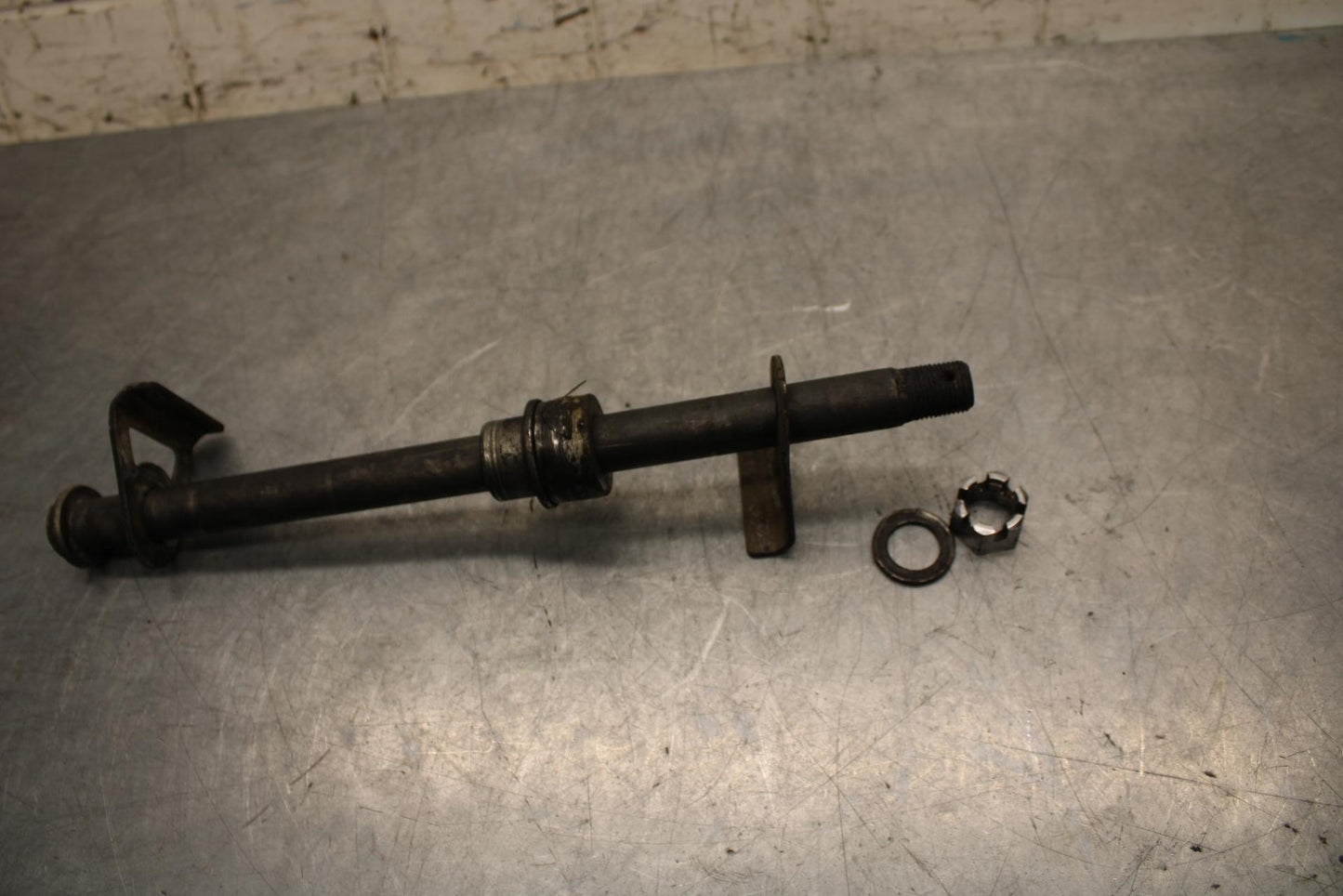 2006 Suzuki SV650S REAR AXLE BACK WHEEL RIM PIVOT BOLT AXEL BB65