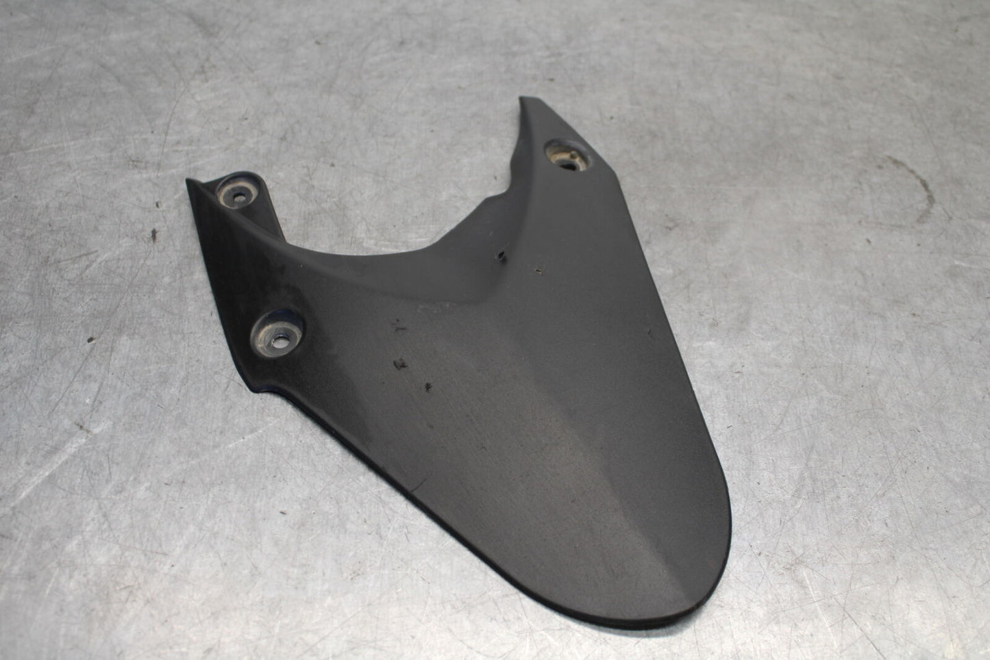 07-08 TRIUMPH DAYTONA 675 REAR BACK WHEEL TIRE HUGGER FENDER BB685
