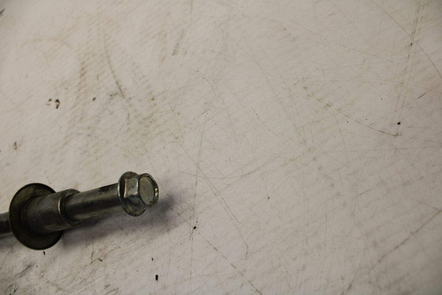04-09 SUZUKI GS500F FRONT WHEEL RIM AXLE PIVOT BOLT 54711-01D00 BB261