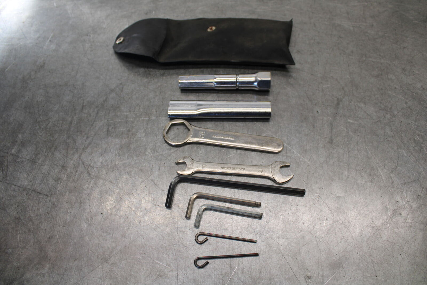 85-86 SUZUKI MADURA 1200 STOCK TOOLS OEM TOOL BAG KIT SET BB691