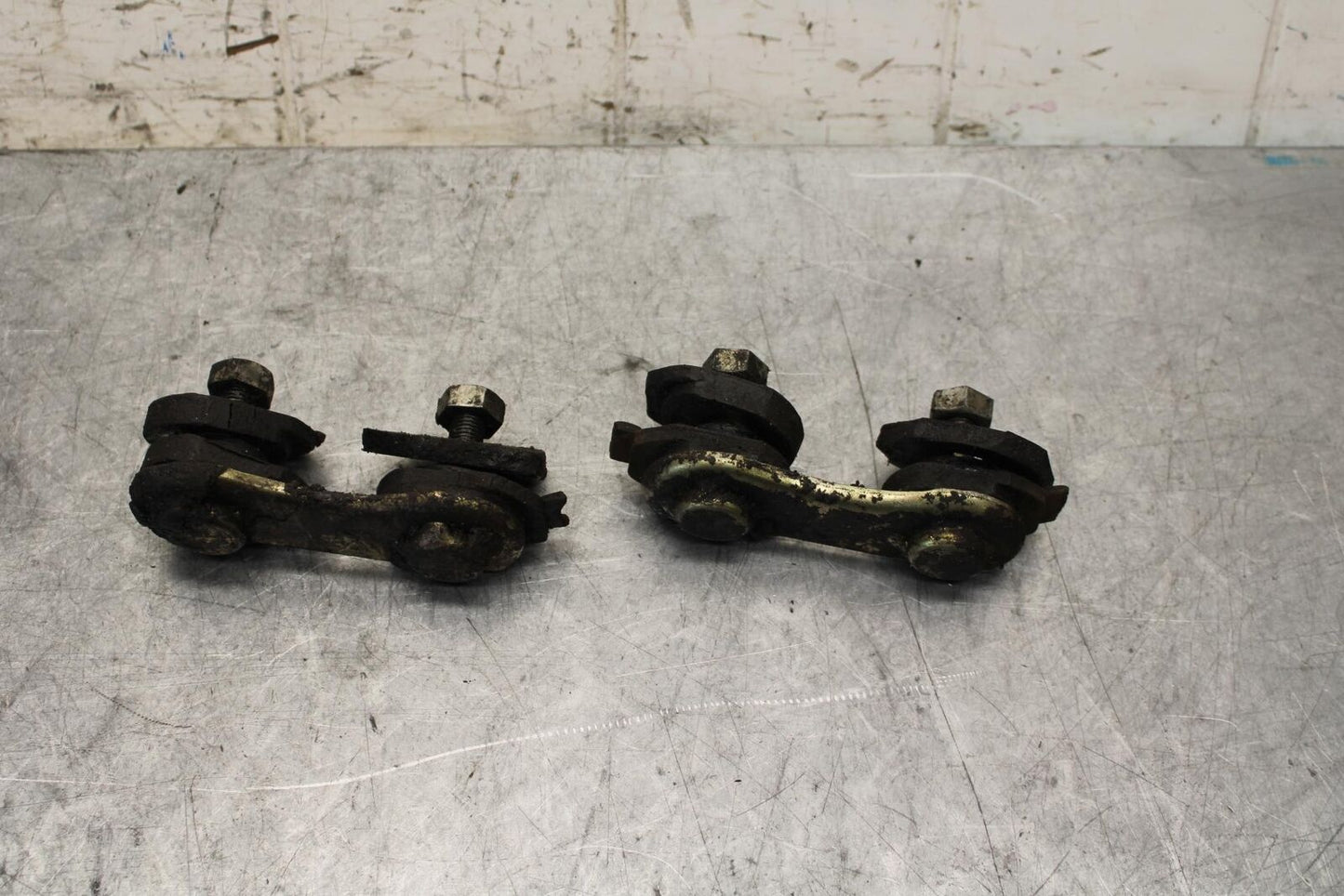 1974 Yamaha RD350 FOOTPEG PLATE BOLT BB53
