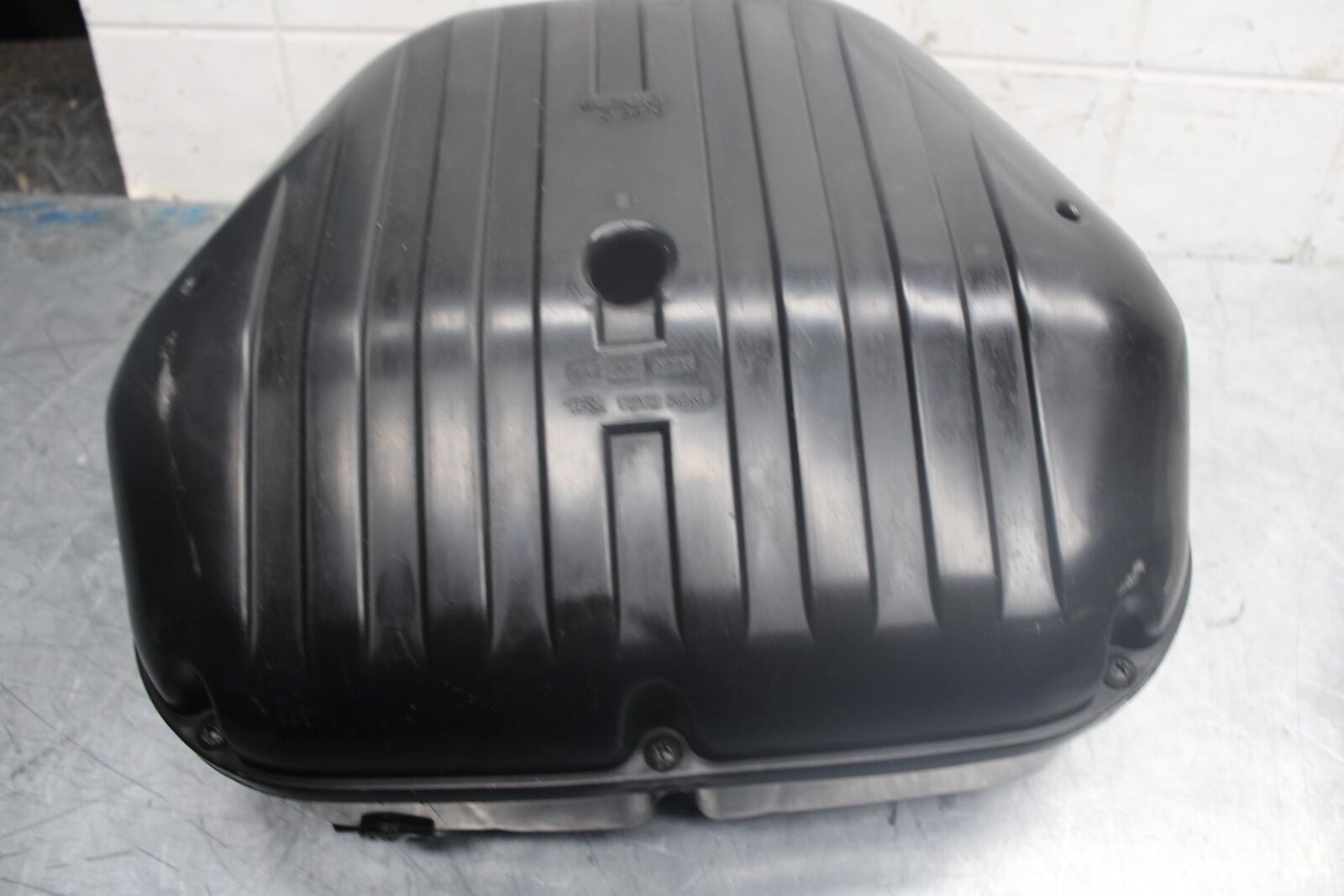 03-04 SUZUKI GSXR1000 AIRBOX AIR INTAKE FILTER BOX 13700-40F20 BB459