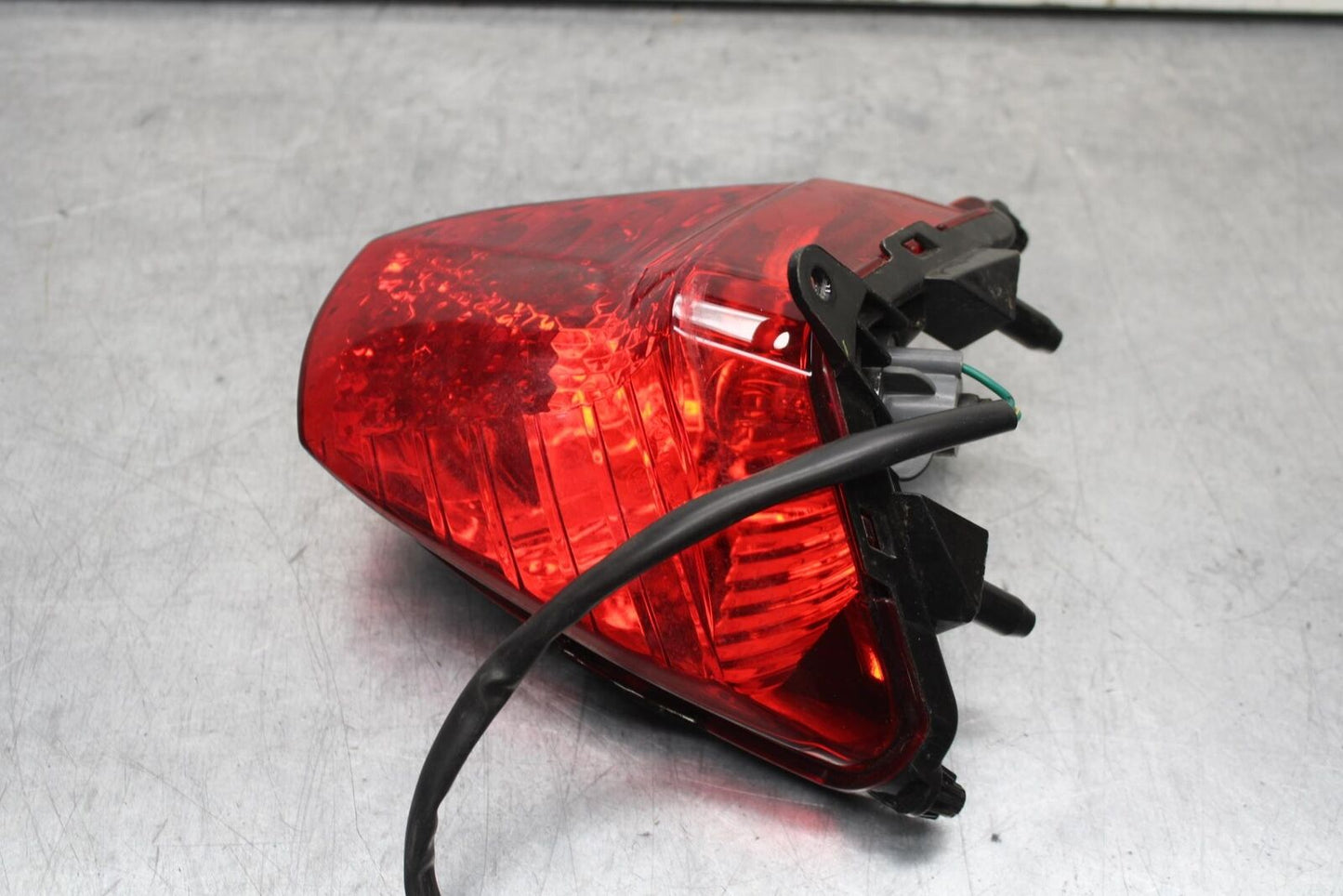11-19 HONDA CBR125R REAR TAIL TAILLIGHT BACK BRAKE LIGHT BB105