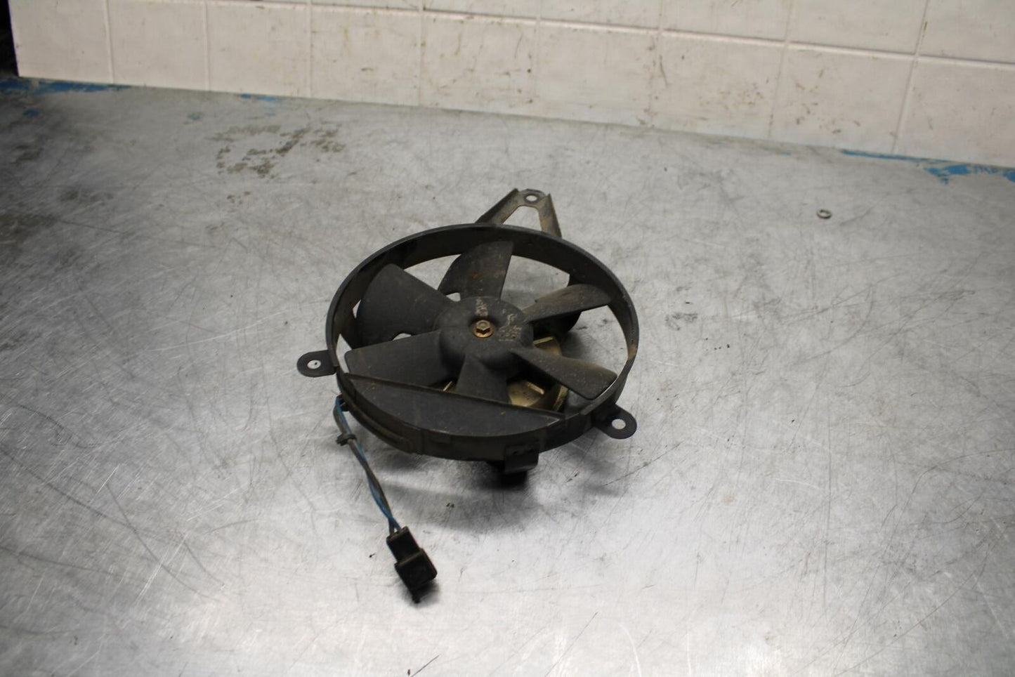 96-07 YAMAHA YZF600R RIGHT ENGINE RADIATOR COOLING FAN MOTOR BB427