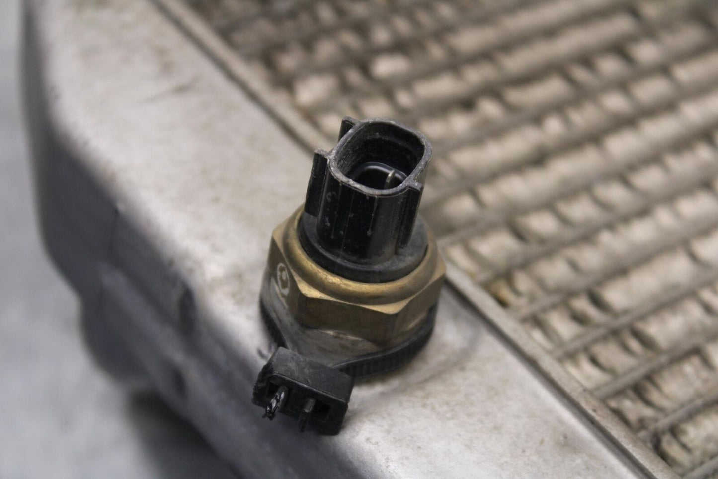 01-03 SUZUKI GSXR600 ENGINE RADIATOR MOTOR COOLING RADIATER 17710-35F10 BB633