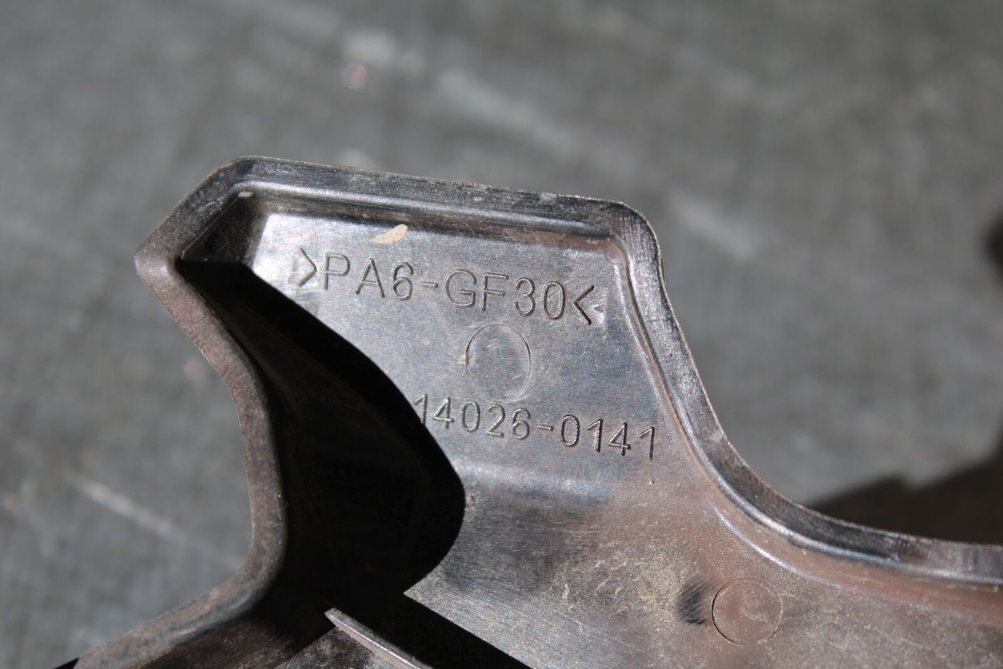 19-22 KAWASAKI Z400 ENGINE SPROCKET COVER BB708