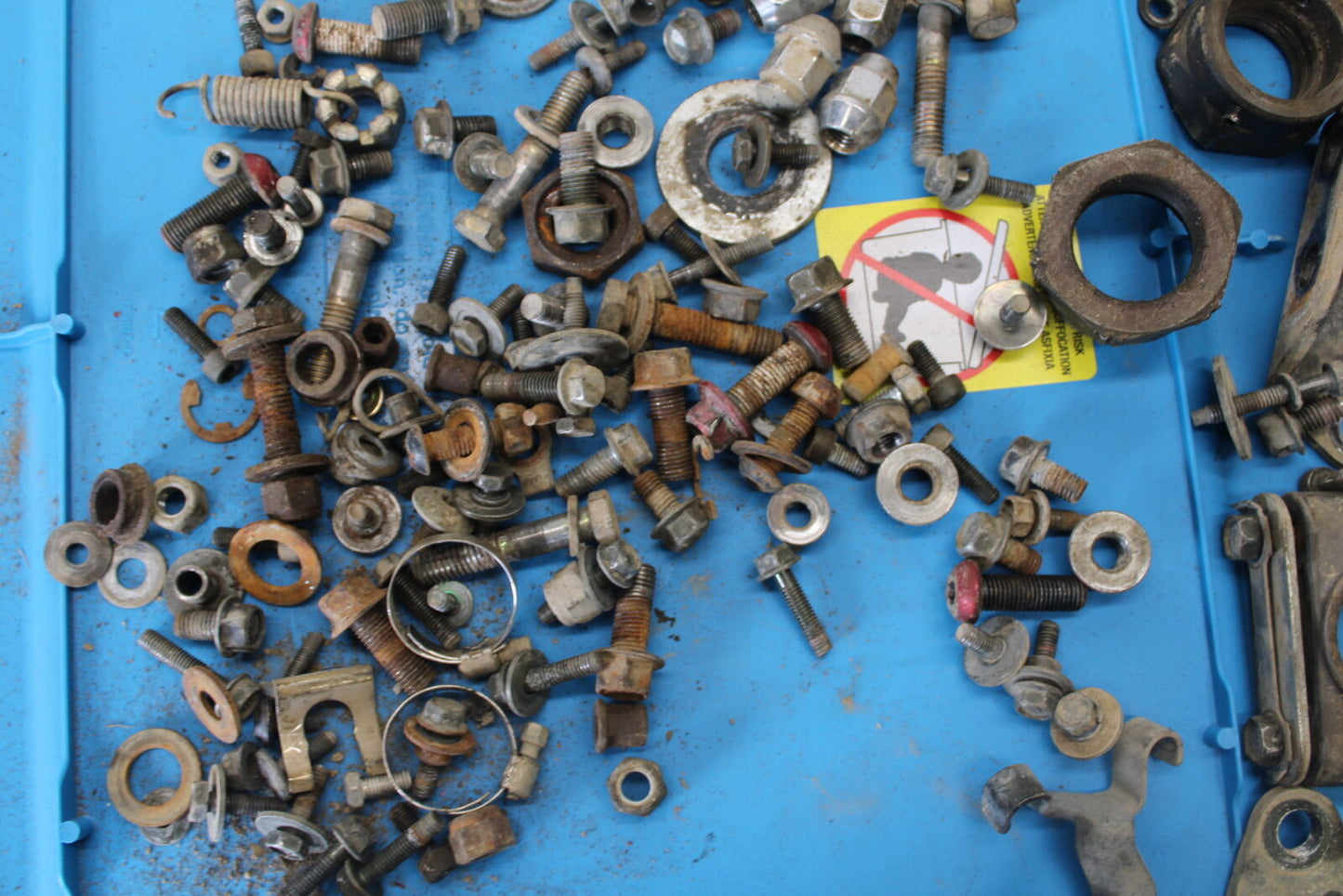 01-05 YAMAHA RAPTOR 660R MOUNTING BOLTS HARDWARE MOTOR SCREWS BB695