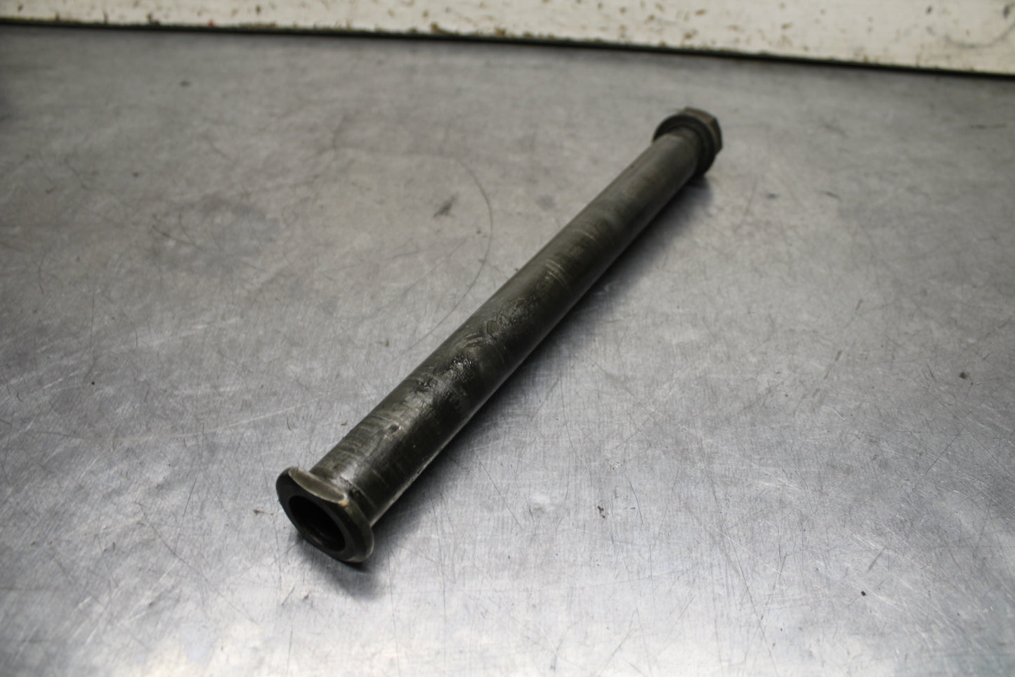 06-07 YAMAHA YZF R6 REAR AXLE BACK WHEEL RIM PIVOT BOLT AXEL BB742