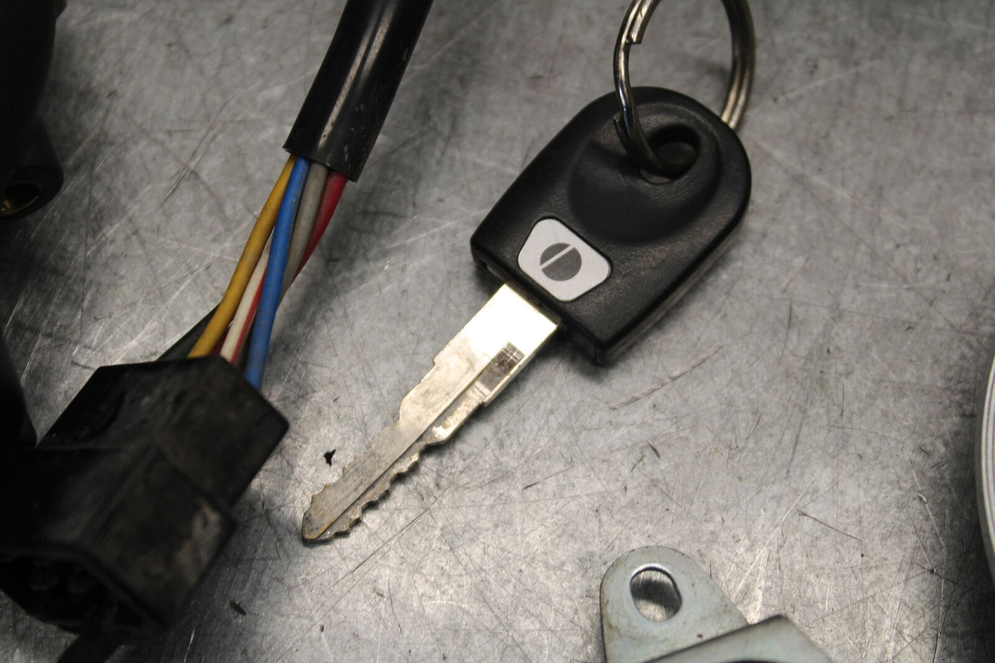 06-07 DUCATI MONSTER 695 IGNITION LOCK KEY SET W/ GAS CAP SEAT LOCK ECU BB674
