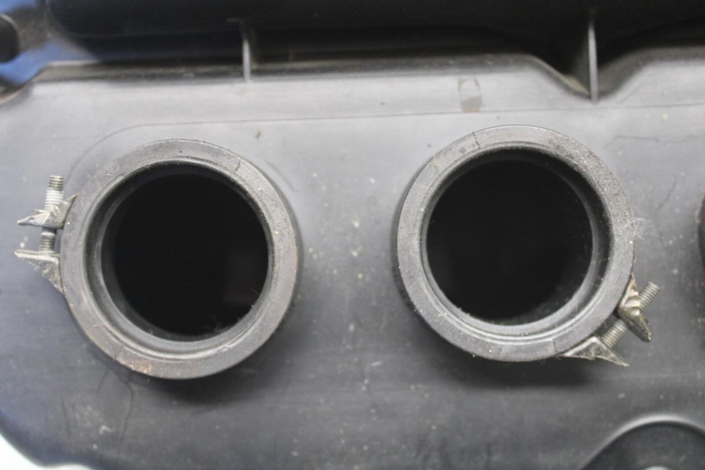 01-03 SUZUKI GSXR600 AIRBOX AIR INTAKE FILTER BOX 13700-39F00 BB639