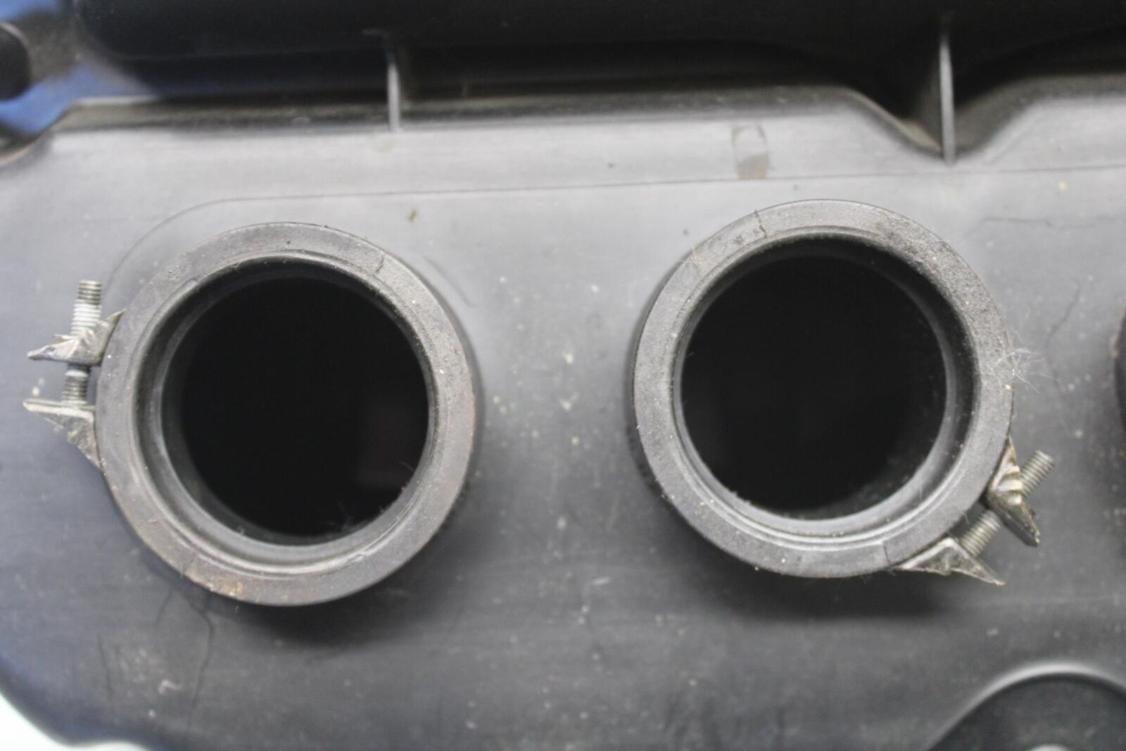 01-03 SUZUKI GSXR600 AIRBOX AIR INTAKE FILTER BOX 13700-39F00 BB639