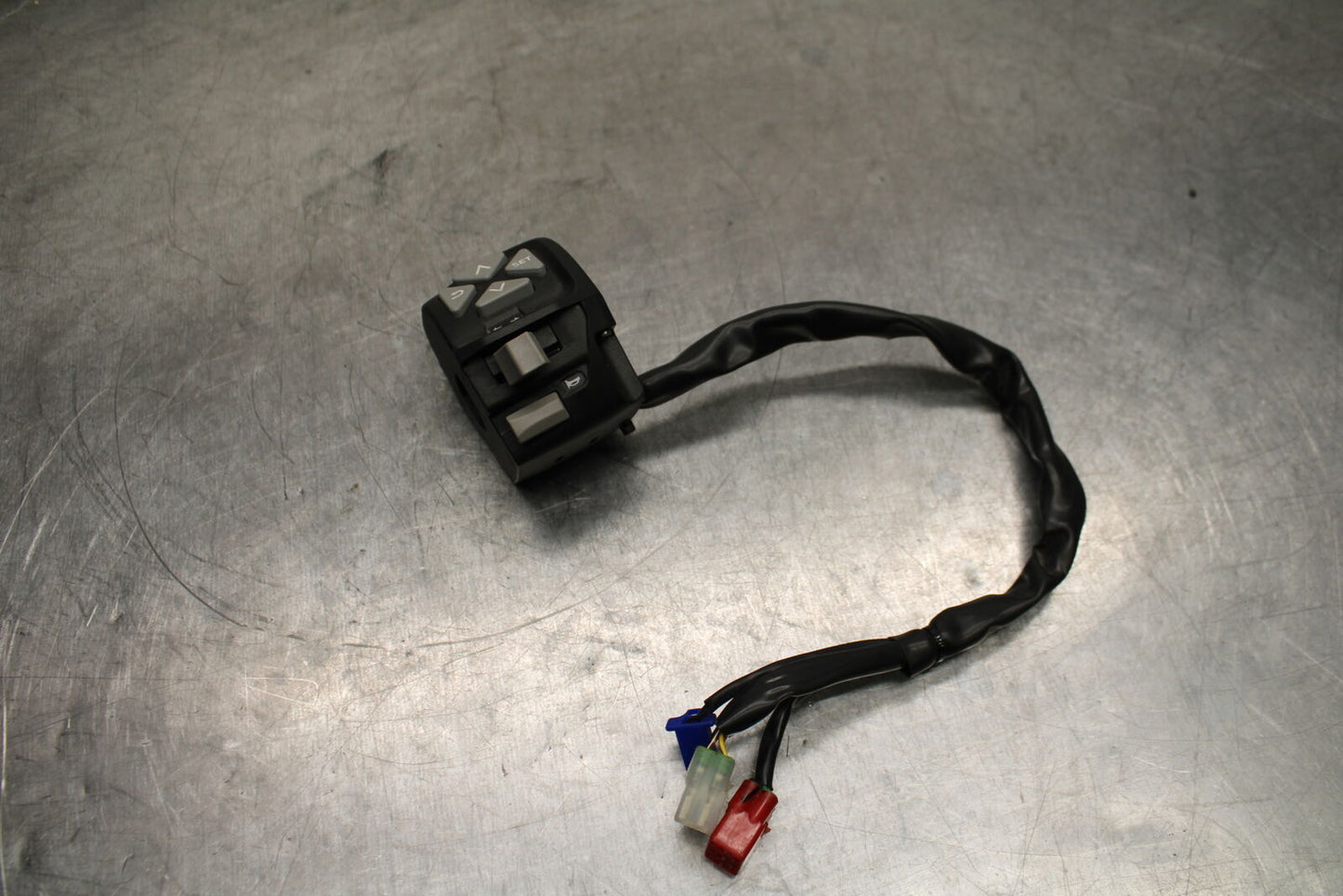 17-24 KTM 390 DUKE LEFT CLIP ON HANDLE HORN SIGNALS SWITCH SWITCHES BB734