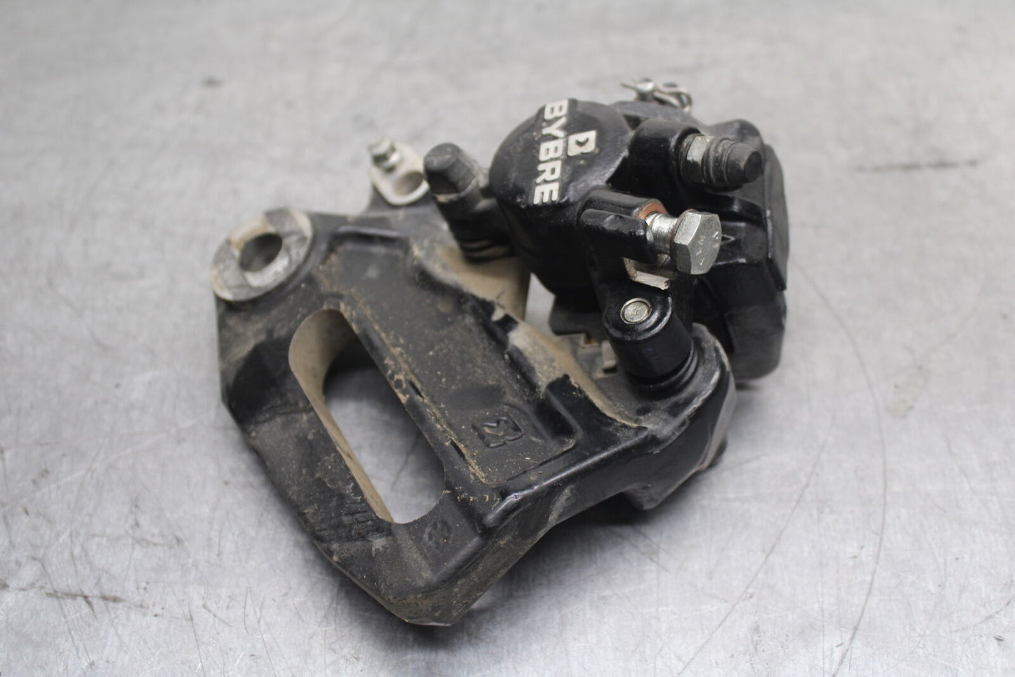 13-16 KTM 390 DUKE REAR BACK BRAKE CALIPER W MOUNT BRACKET BB748