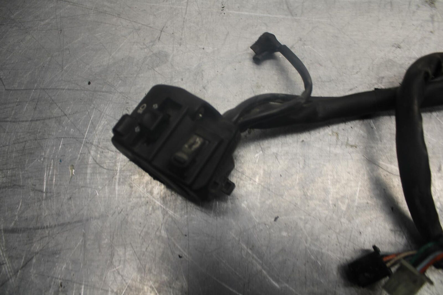 98-99 HONDA CBR900RR LEFT CLIP ON HANDLE HORN SIGNALS SWITCH SWITCHES BB458