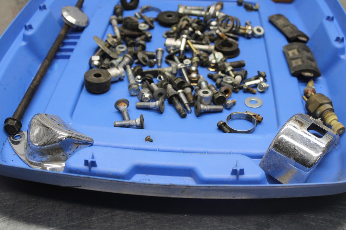 97 KAWASAKI VULCAN 1500 VN1500D CLASSIC MOUNTING BOLTS HARDWARE BB936