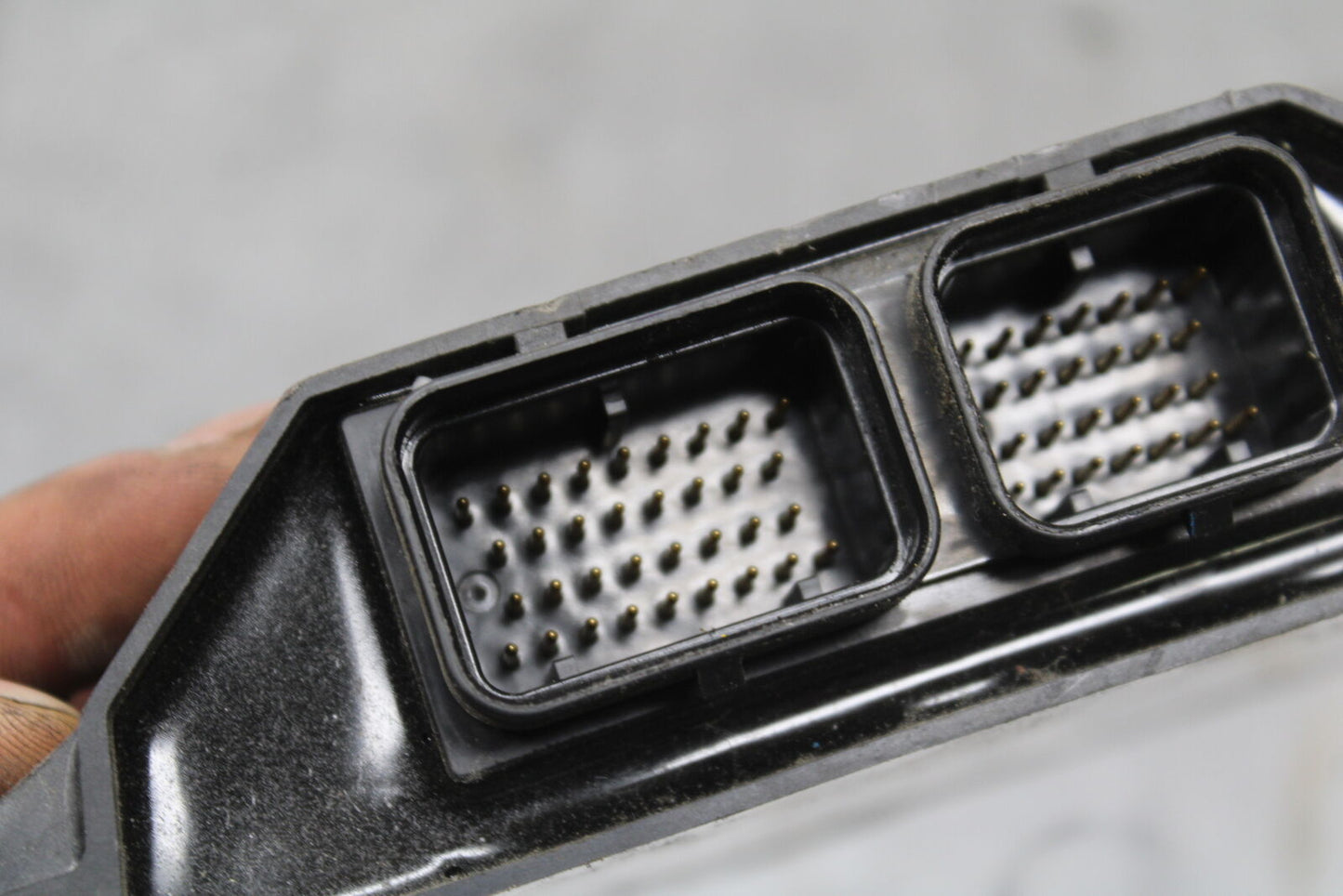 03-04 TRIUMPH DAYTONA 600 ECU COMPUTER CONTROLLER UNIT BLACK BOX ECM BB745