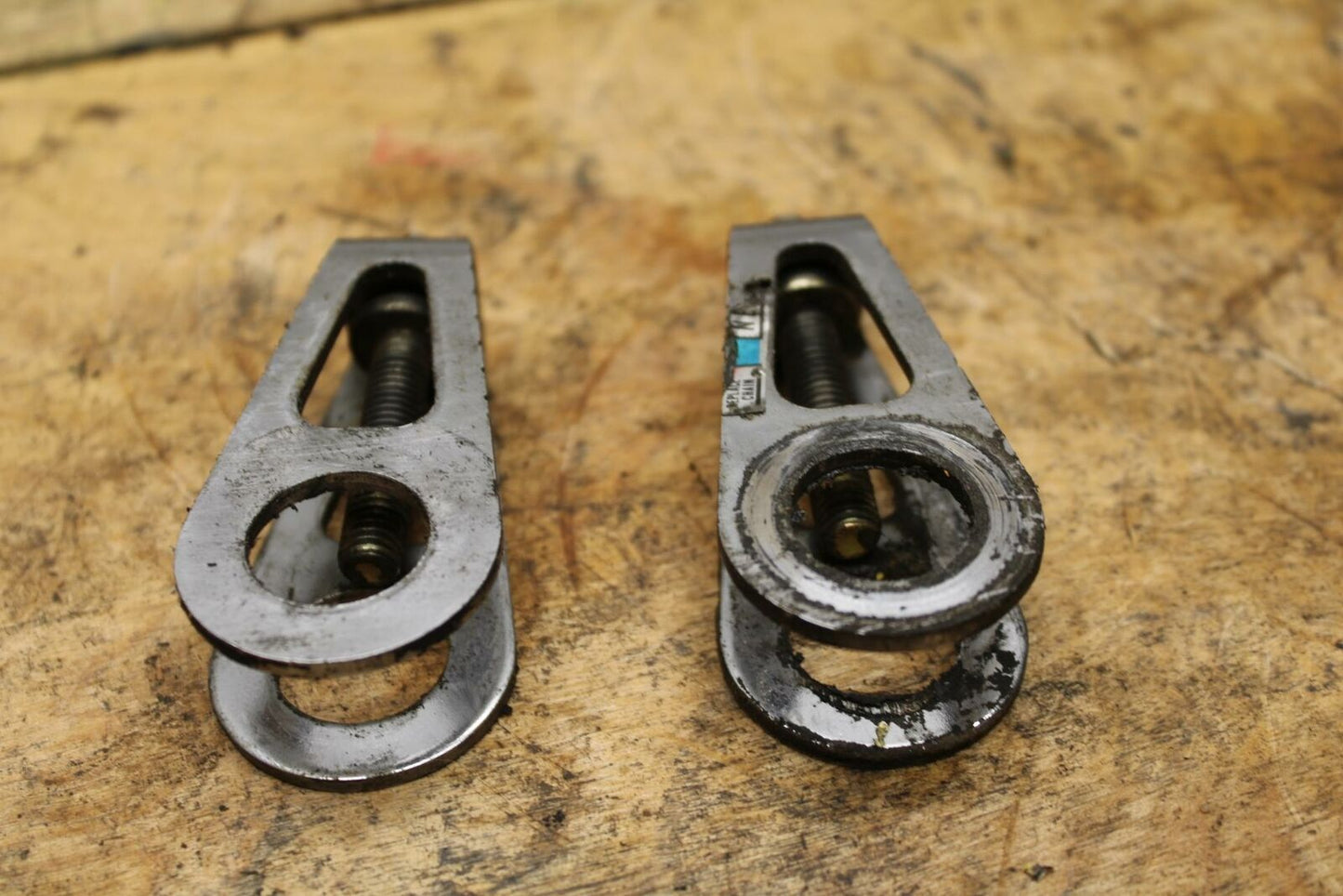 98-05 HONDA SUPER HAWK 1000 VTR1000F SWINGARM CHAIN TENSIONER ADJUSTMENT BB341