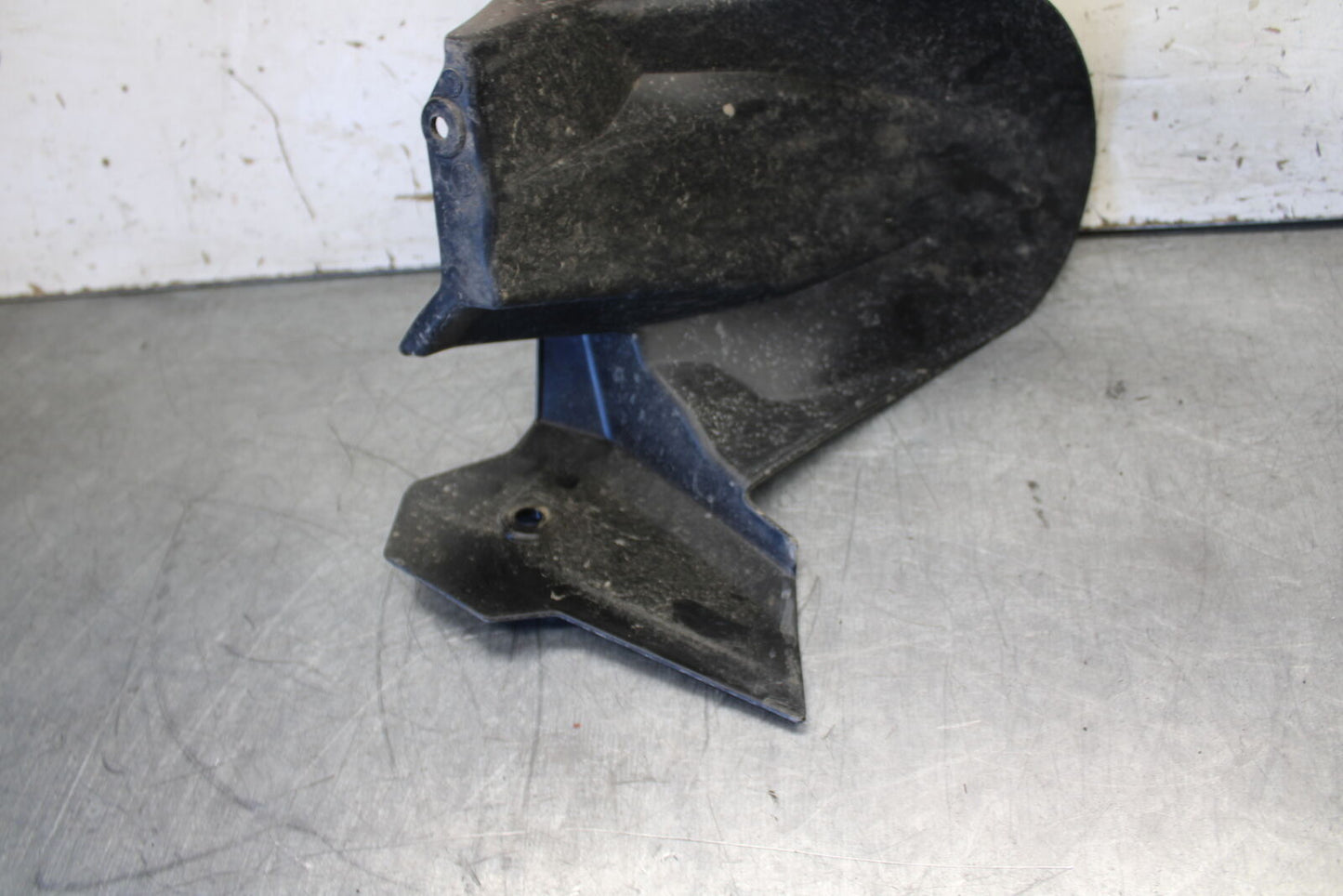 19-22 KAWASAKI Z400 REAR BACK WHEEL TIRE HUGGER FENDER BB708