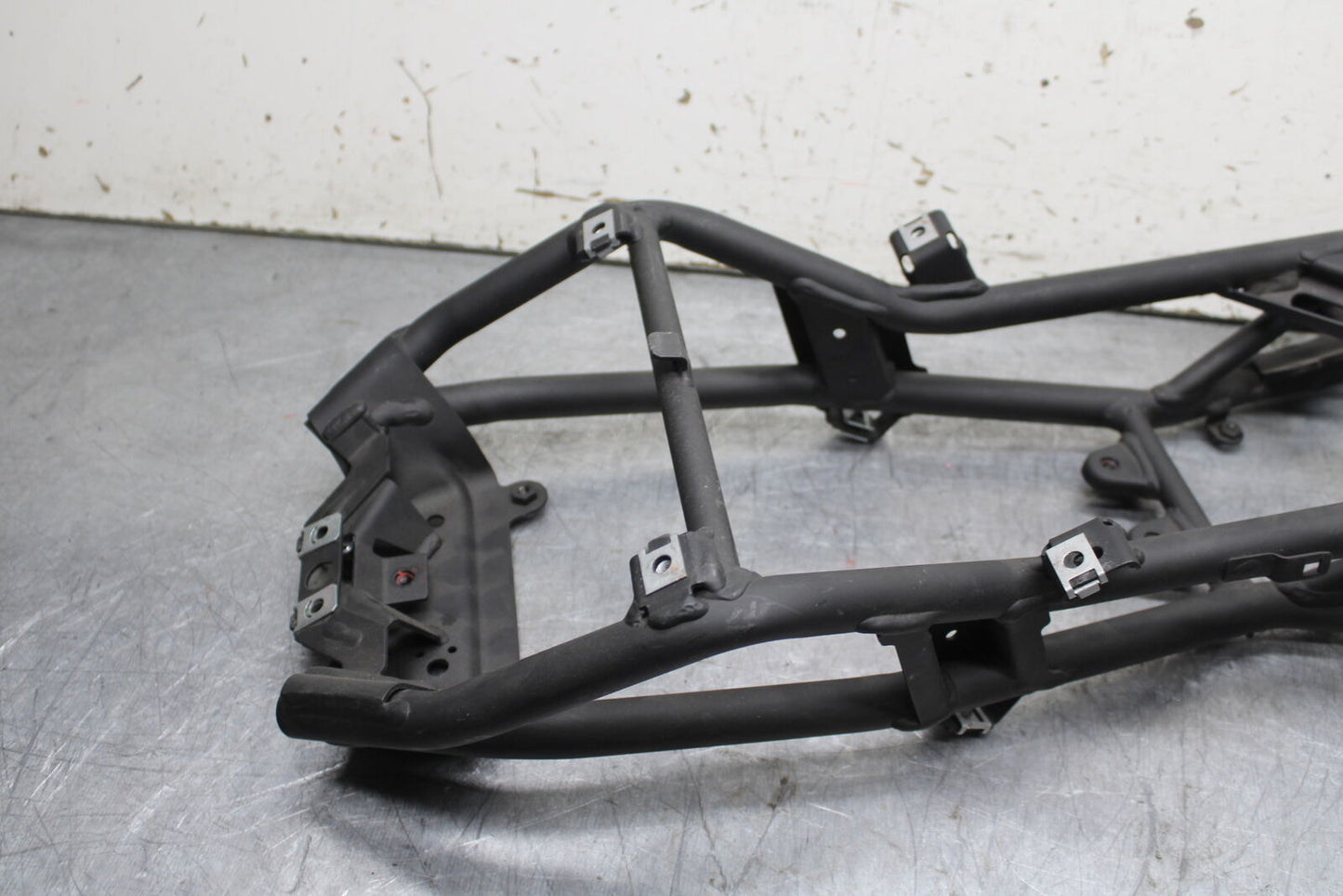 09-11 DUCATI STREETFIGHTER 1098 REAR SUBFRAME BACK SUB FRAME BB705